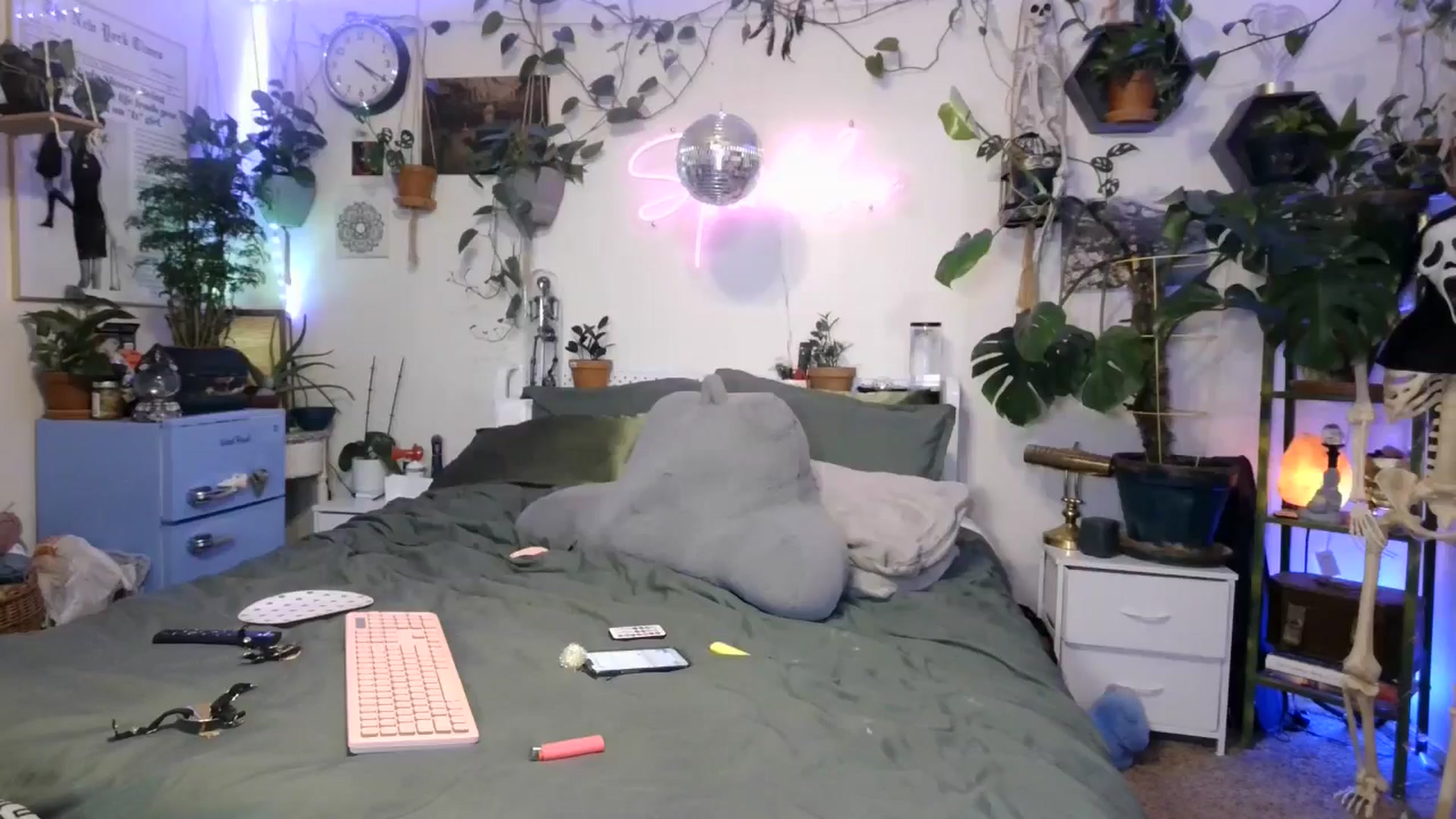 Gallery image thumbnail from SPARKL3S's myfreecams stream on, 10/19/2024, 09:11 image 3 of 20
