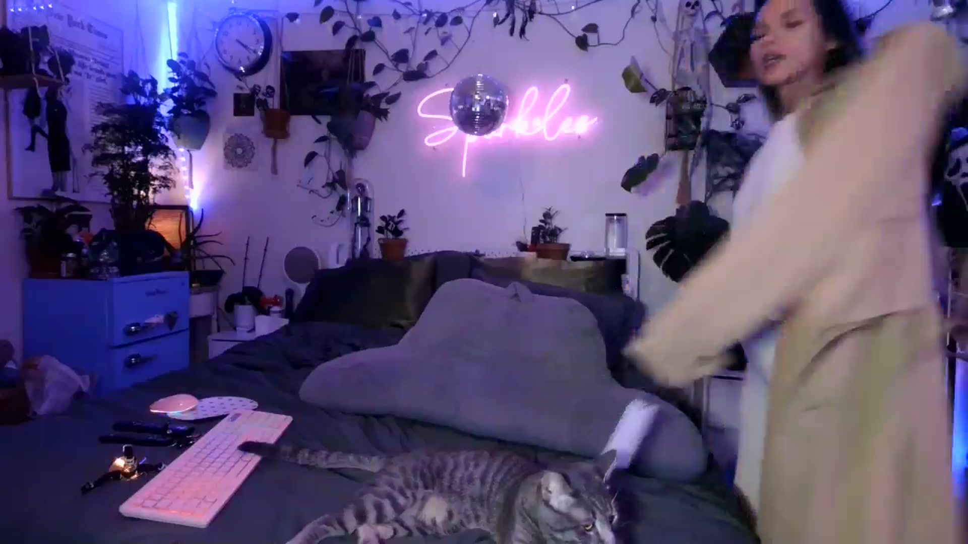 Gallery image thumbnail from SPARKL3S's myfreecams stream on, 10/19/2024, 13:13 image 16 of 20