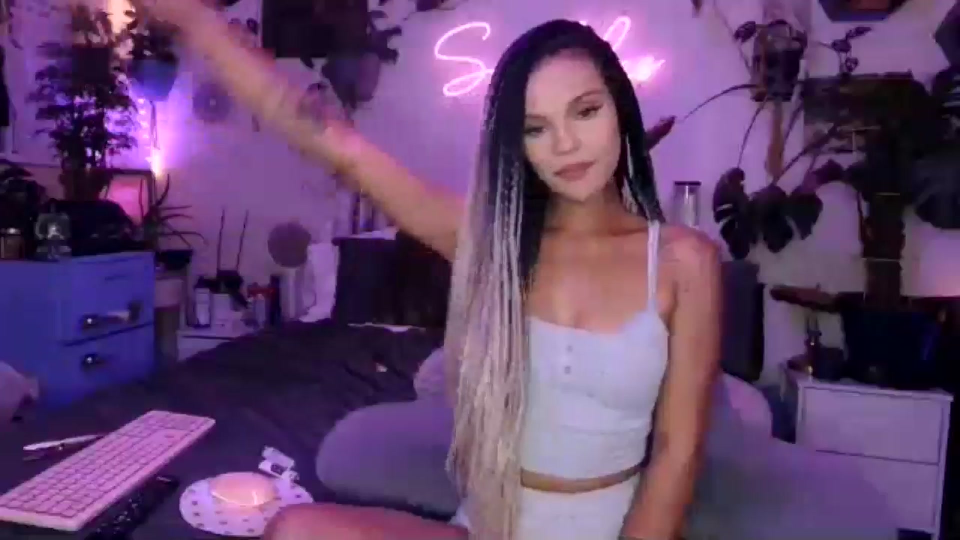 Gallery image thumbnail from SPARKL3S's myfreecams stream on, 10/22/2024, 04:52 image 19 of 20