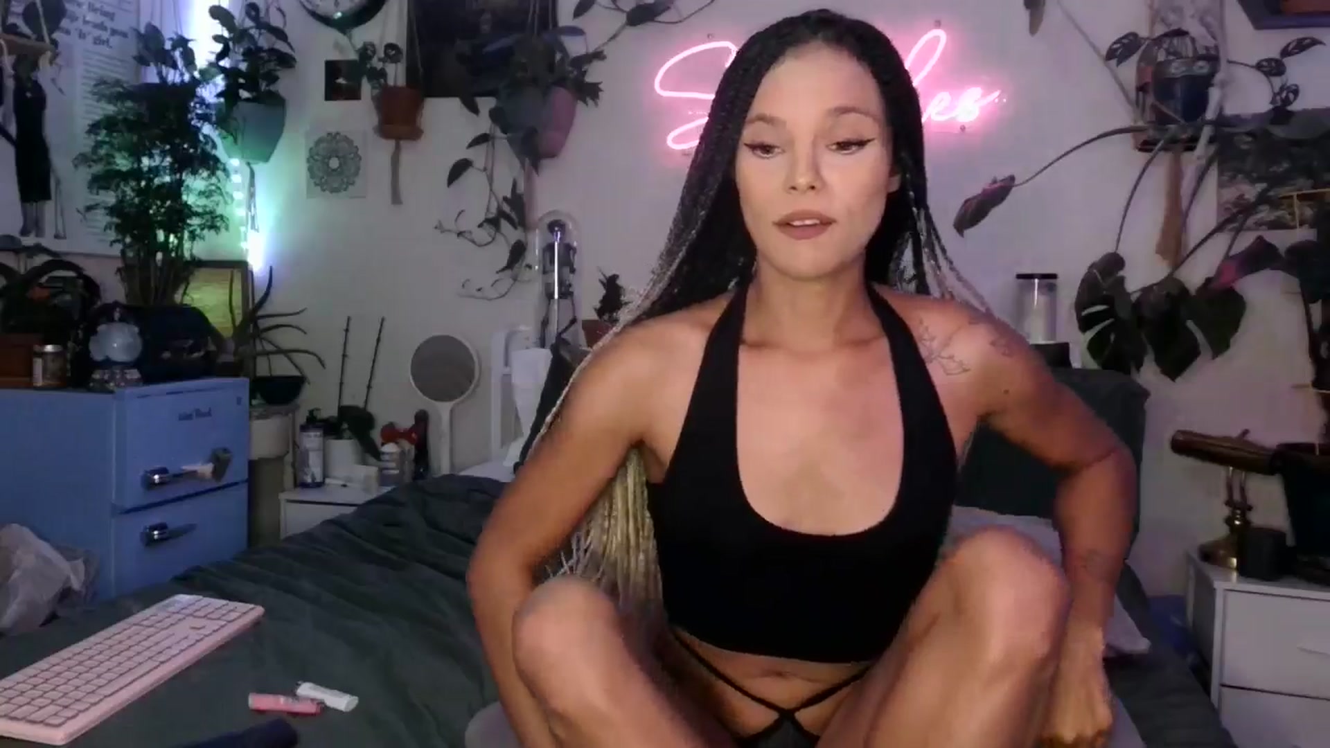 Gallery image thumbnail from SPARKL3S's myfreecams stream on, 10/23/2024, 10:53 image 10 of 20