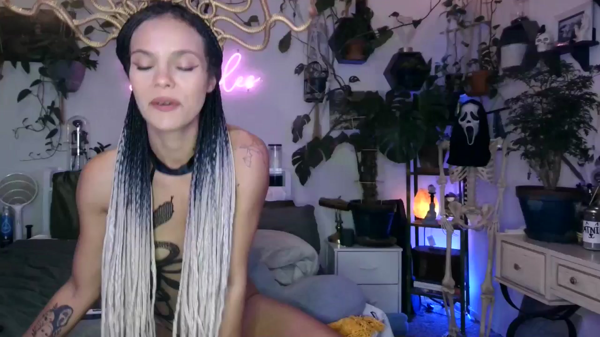 Gallery image thumbnail from SPARKL3S's myfreecams stream on, 11/01/2024, 06:36 image 13 of 20