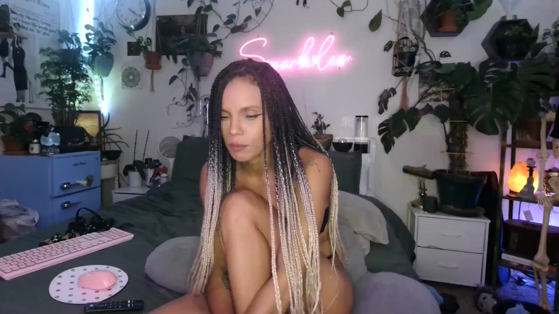 Gallery image thumbnail from SPARKL3S's myfreecams stream on, 11/03/2024, 09:19 image 4 of 20