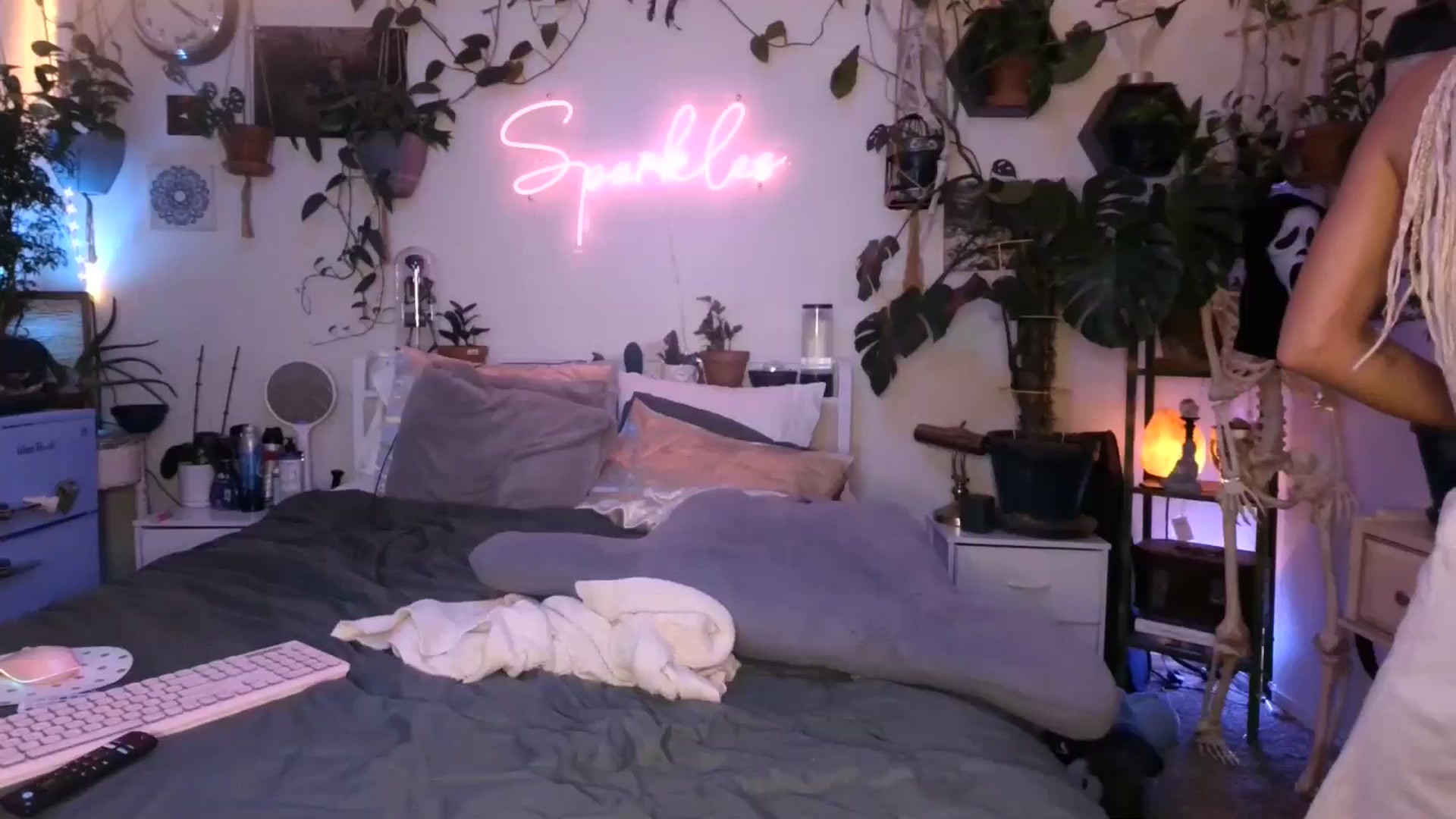 Gallery image thumbnail from SPARKL3S's myfreecams stream on, 11/06/2024, 11:26 image 1 of 20