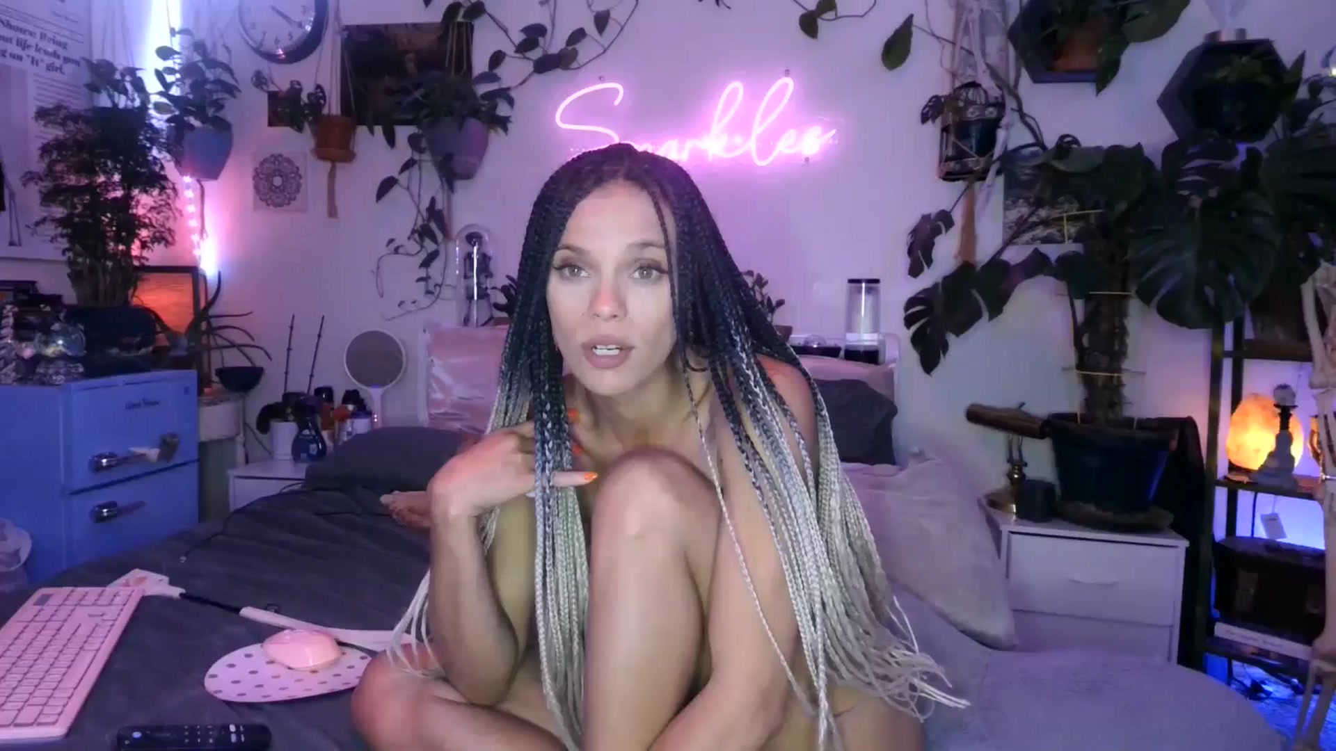 Gallery image thumbnail from SPARKL3S's myfreecams stream on, 11/08/2024, 13:10 image 6 of 20