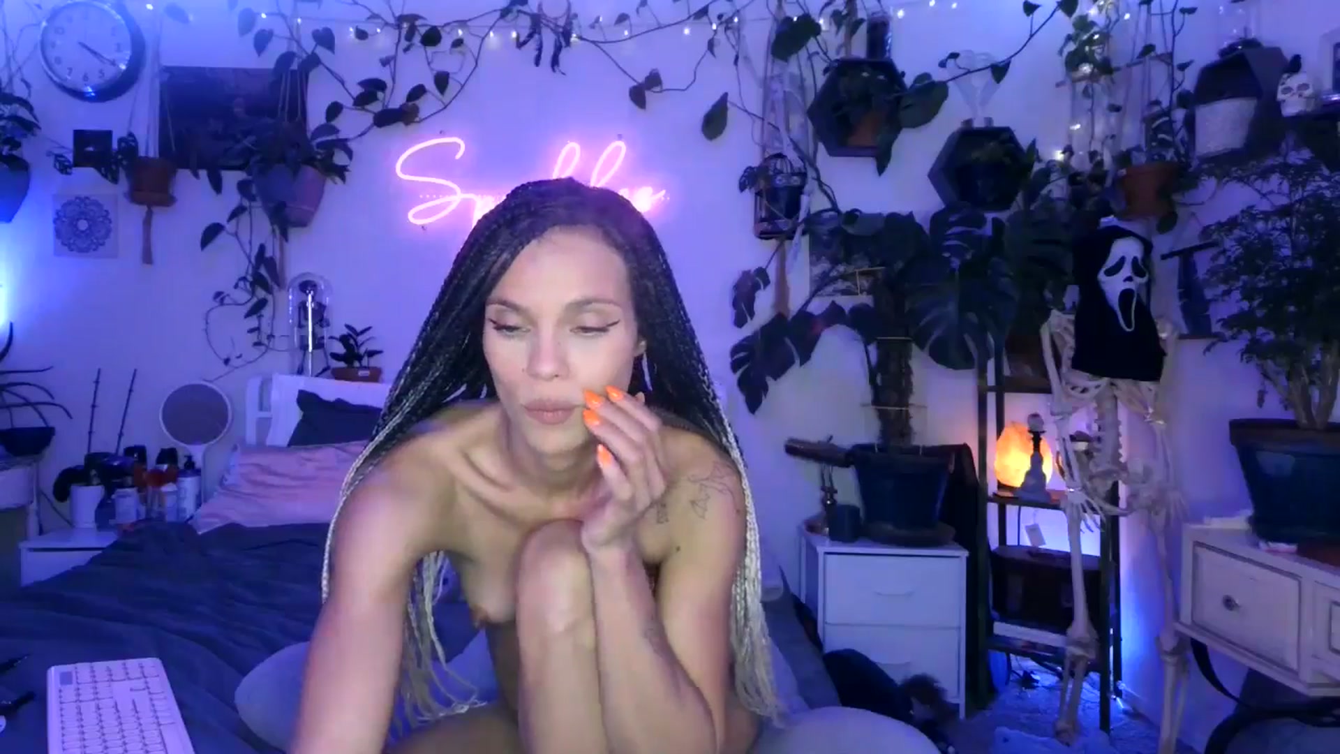 Gallery image thumbnail from SPARKL3S's myfreecams stream on, 11/10/2024, 08:28 image 17 of 20