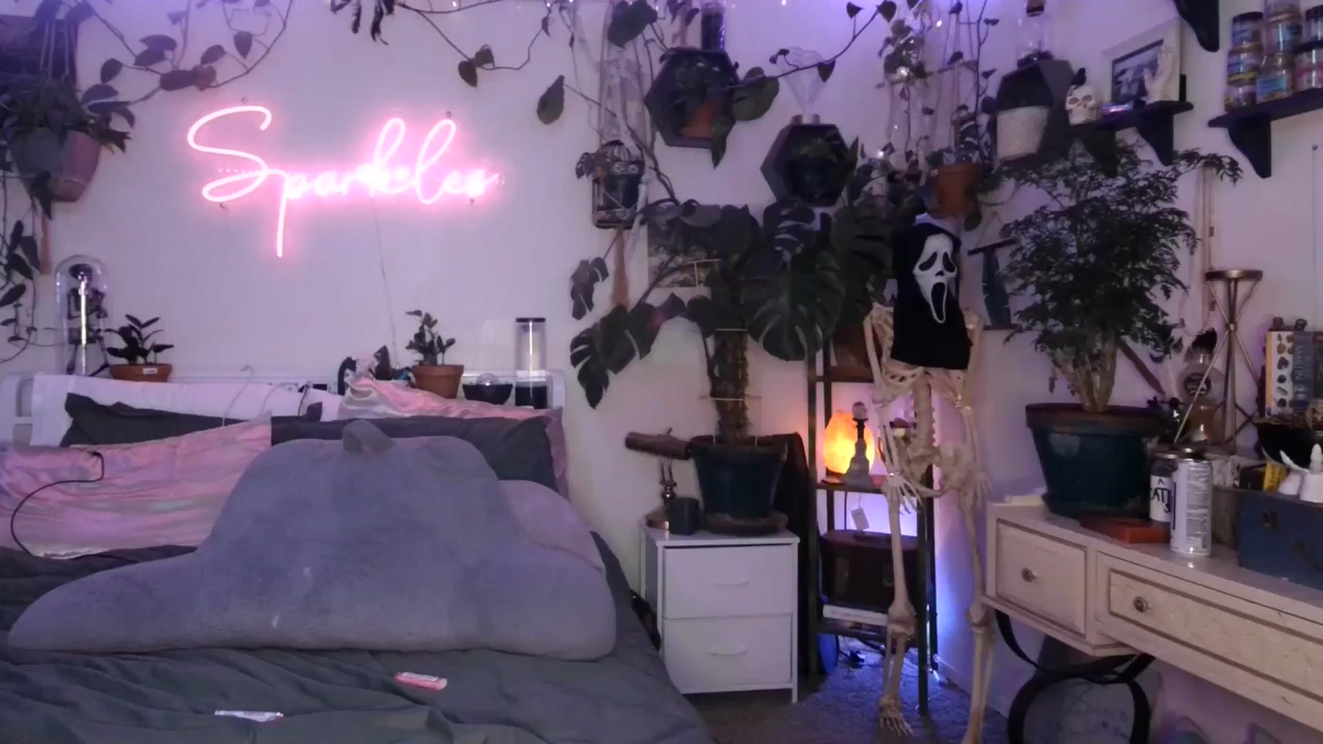 Gallery image thumbnail from SPARKL3S's myfreecams stream on, 11/10/2024, 08:28 image 6 of 20