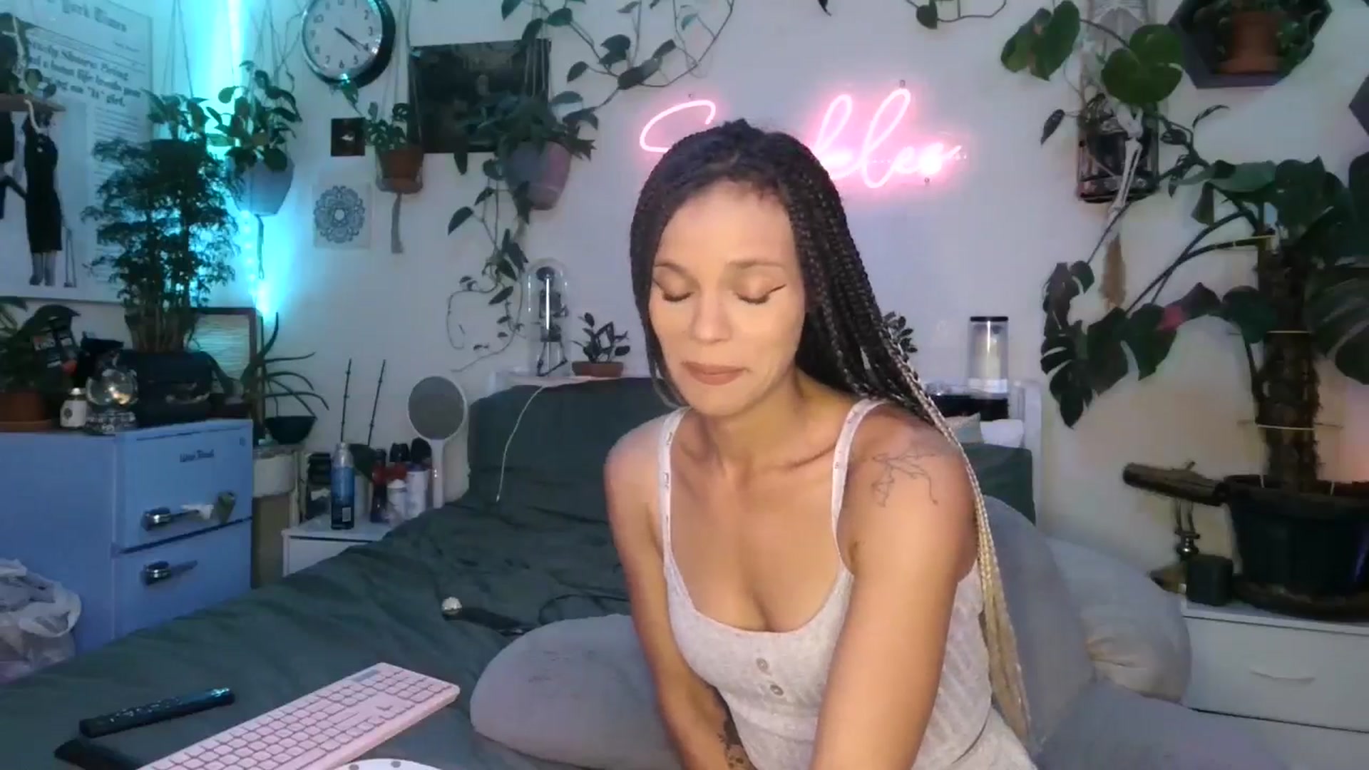 Gallery image thumbnail from SPARKL3S's myfreecams stream on, 11/14/2024, 11:48 image 4 of 20