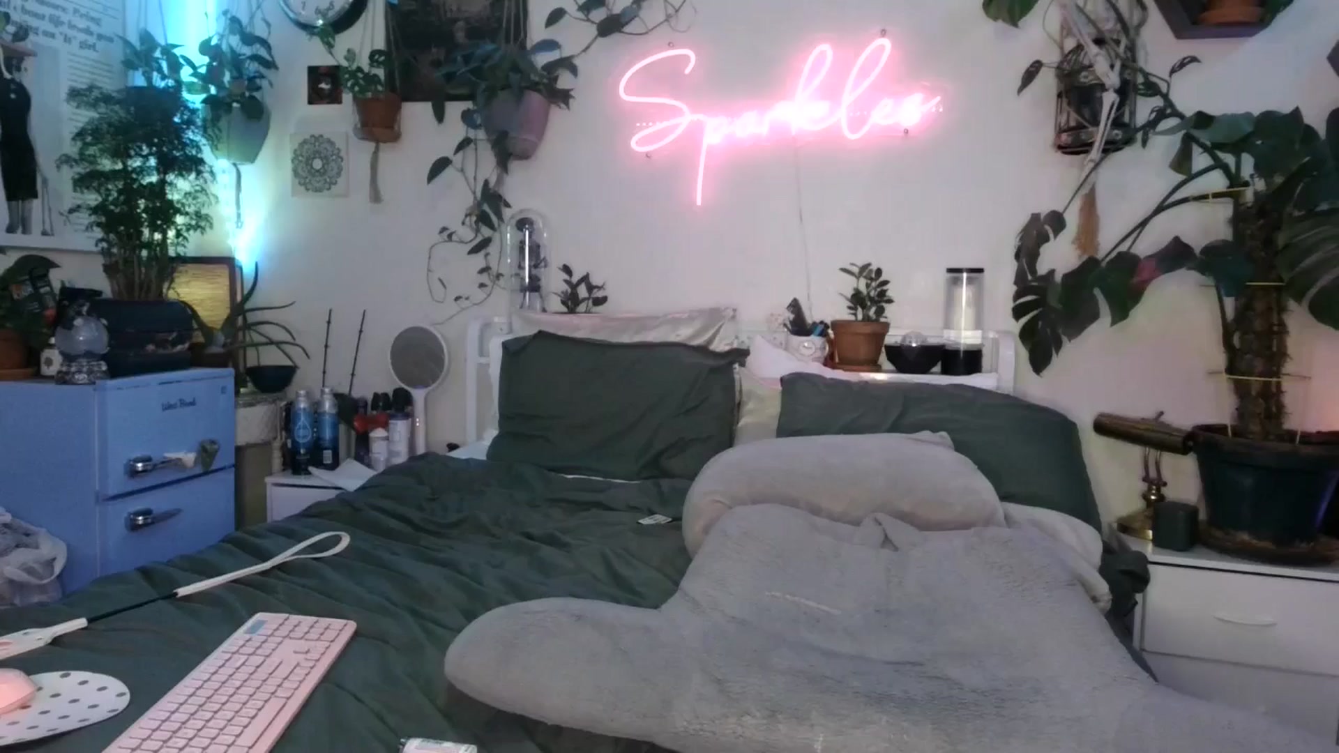 Gallery image thumbnail from SPARKL3S's myfreecams stream on, 11/15/2024, 07:35 image 18 of 20