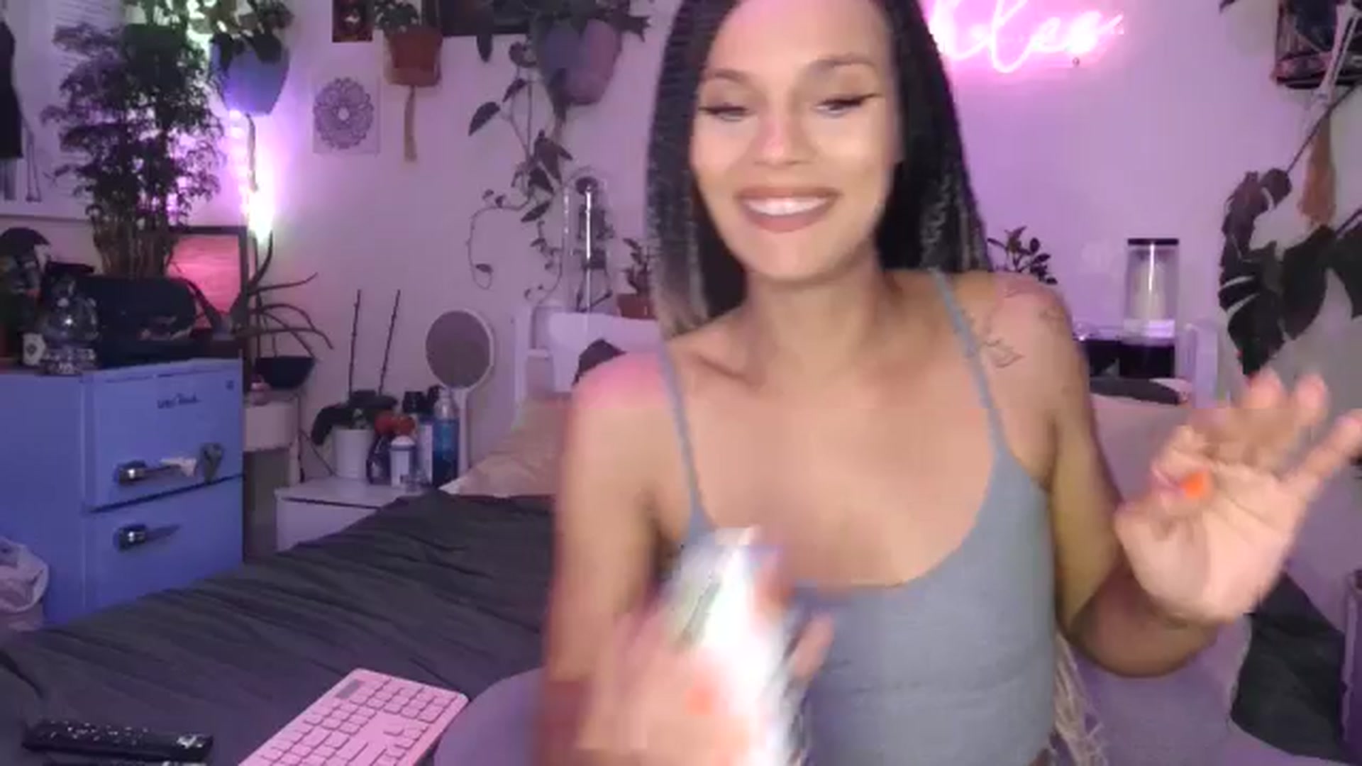 Gallery image thumbnail from SPARKL3S's myfreecams stream on, 11/18/2024, 05:42 image 4 of 20