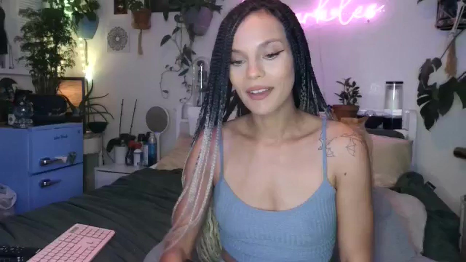 Gallery image thumbnail from SPARKL3S's myfreecams stream on, 11/18/2024, 05:42 image 18 of 20