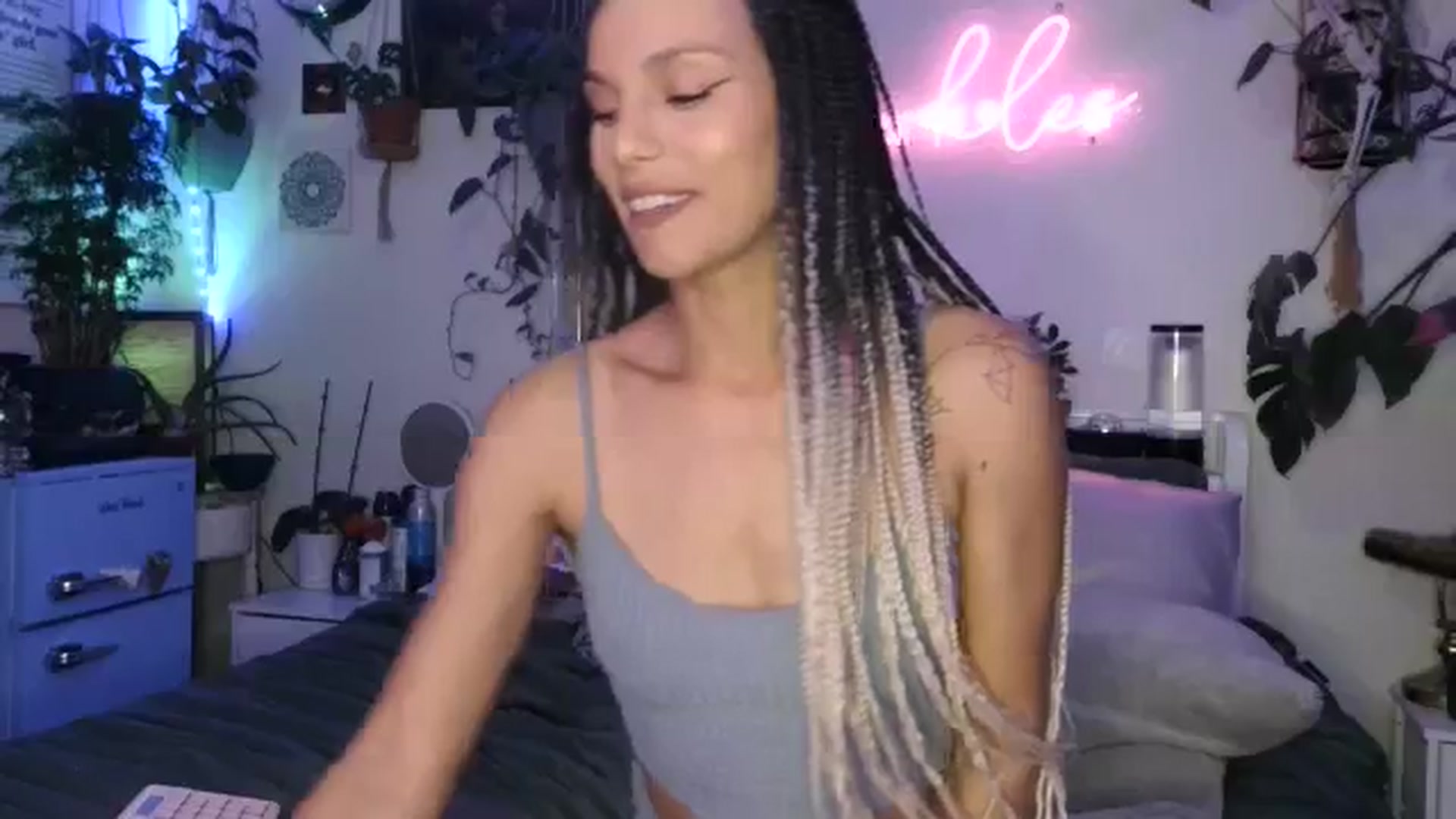 Gallery image thumbnail from SPARKL3S's myfreecams stream on, 11/18/2024, 08:11 image 14 of 20