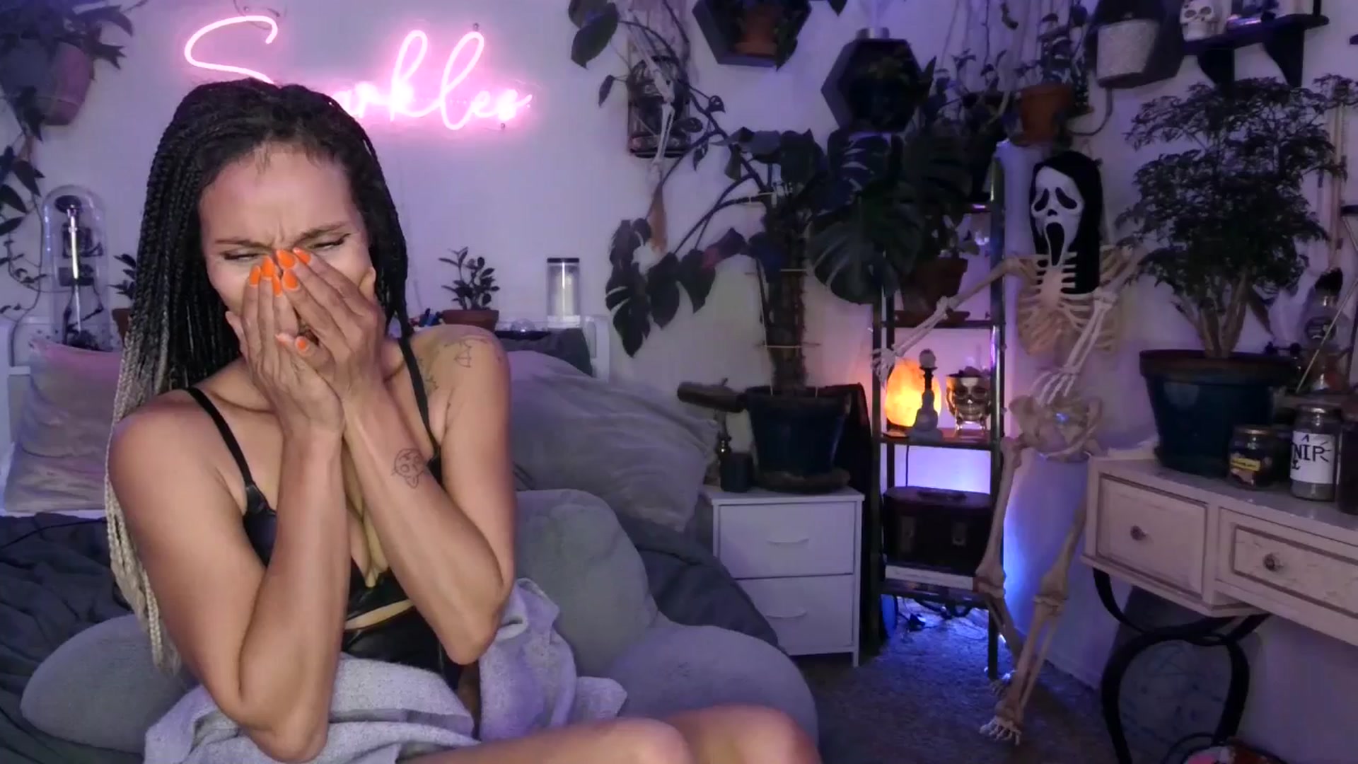 Gallery image thumbnail from SPARKL3S's myfreecams stream on, 11/24/2024, 11:10 image 18 of 20