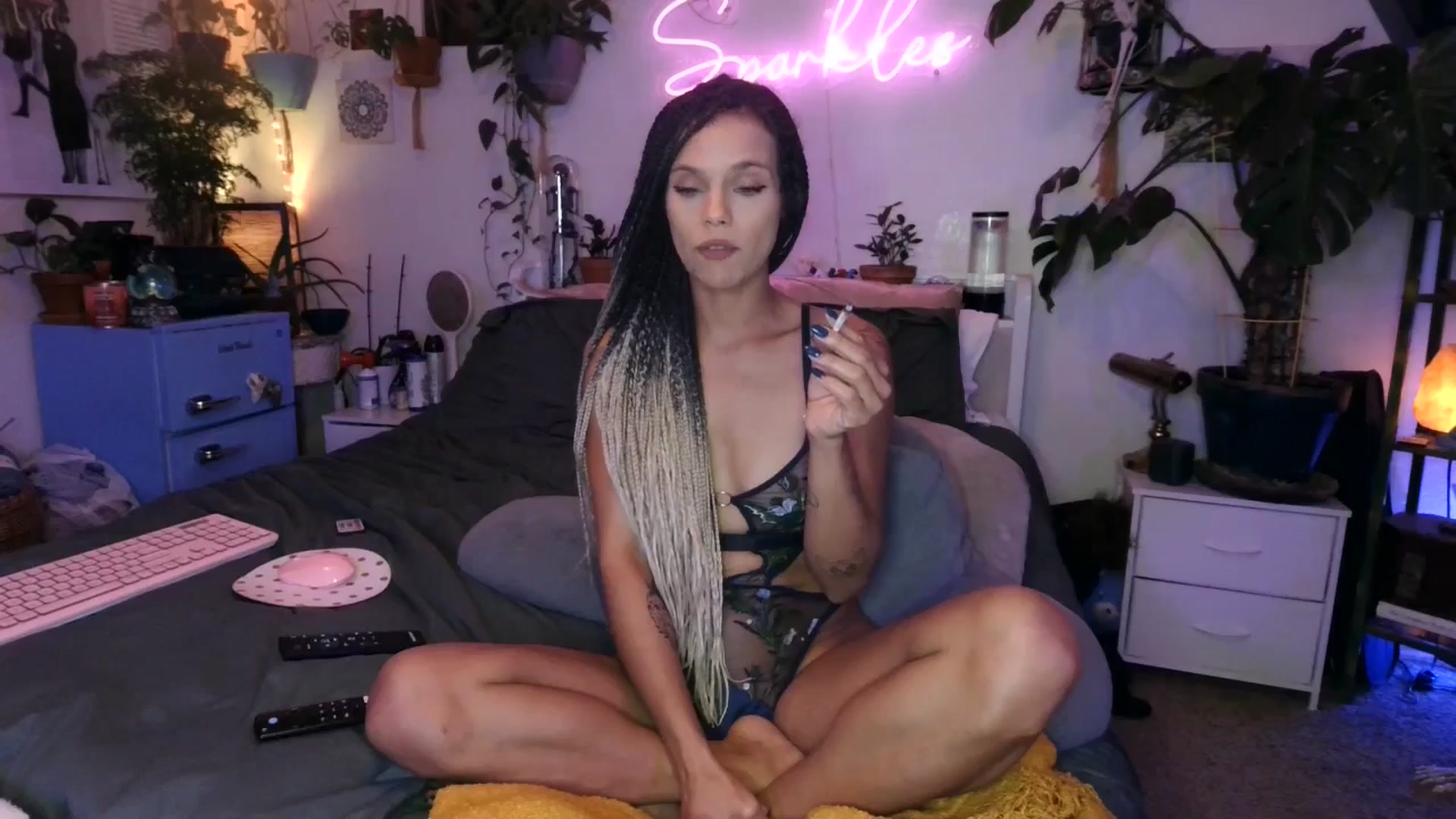 Gallery image thumbnail from SPARKL3S's myfreecams stream on, 12/12/2024, 09:36 image 12 of 20