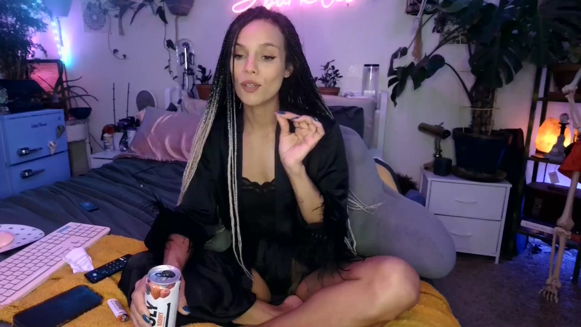 Gallery image thumbnail from SPARKL3S's myfreecams stream on, 12/19/2024, 11:03 image 2 of 20