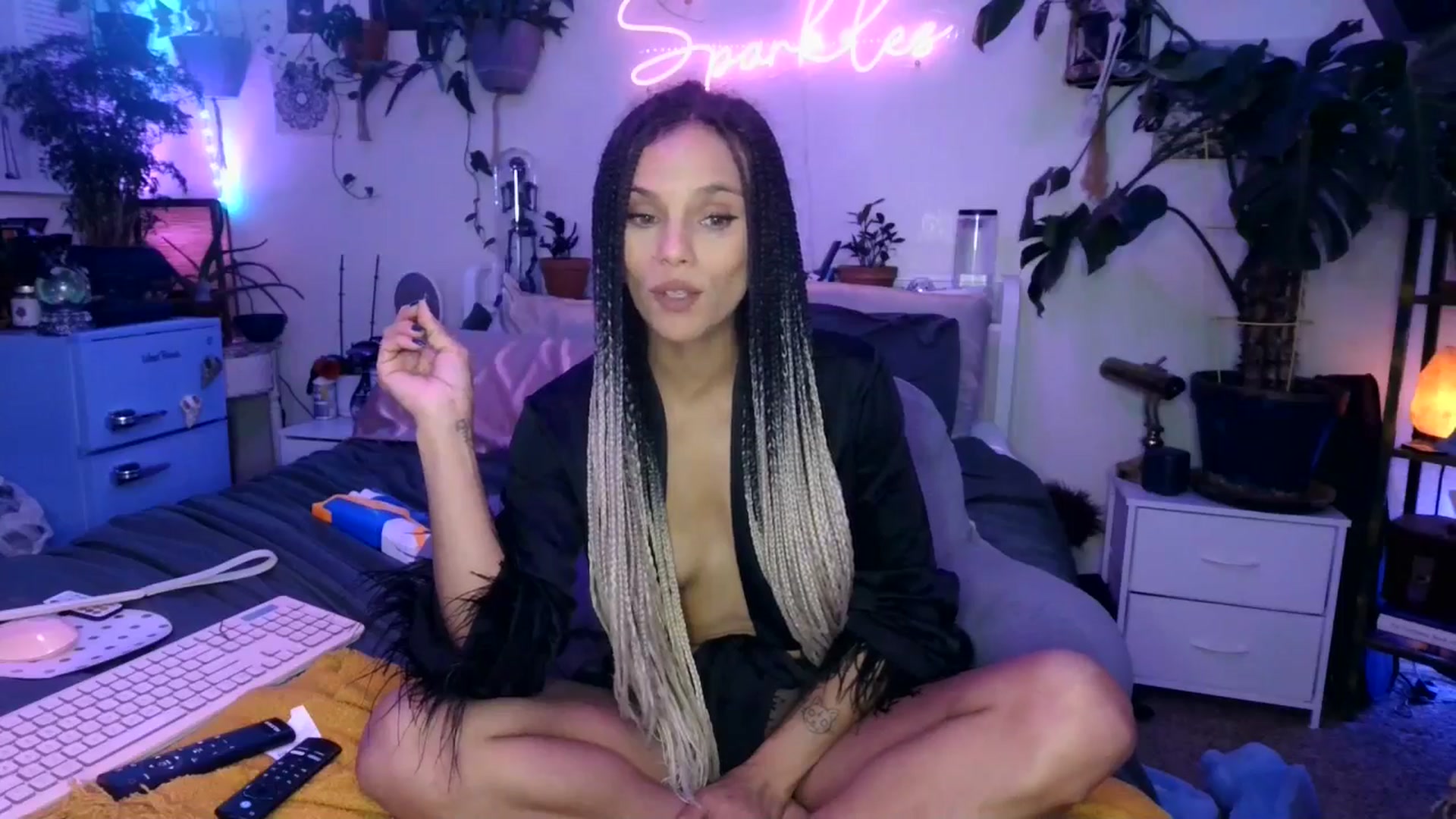 Gallery image thumbnail from SPARKL3S's myfreecams stream on, 12/19/2024, 11:03 image 9 of 20