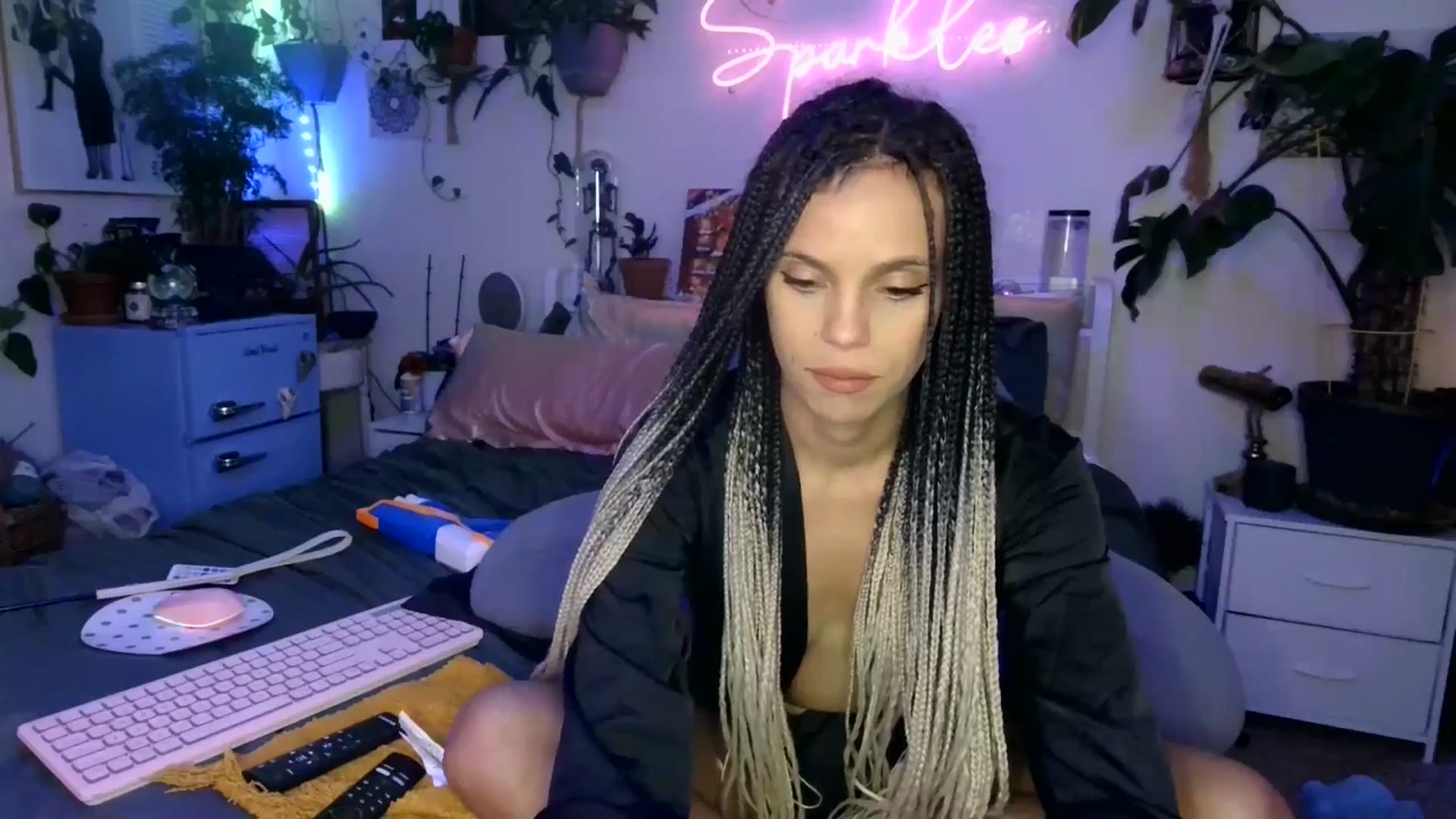 Gallery image thumbnail from SPARKL3S's myfreecams stream on, 12/19/2024, 11:03 image 15 of 20