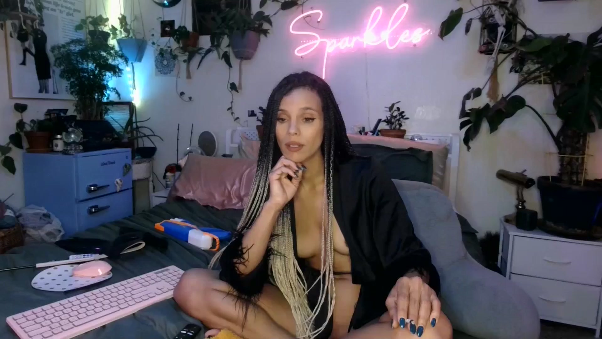 Gallery image thumbnail from SPARKL3S's myfreecams stream on, 12/19/2024, 12:32 image 6 of 20