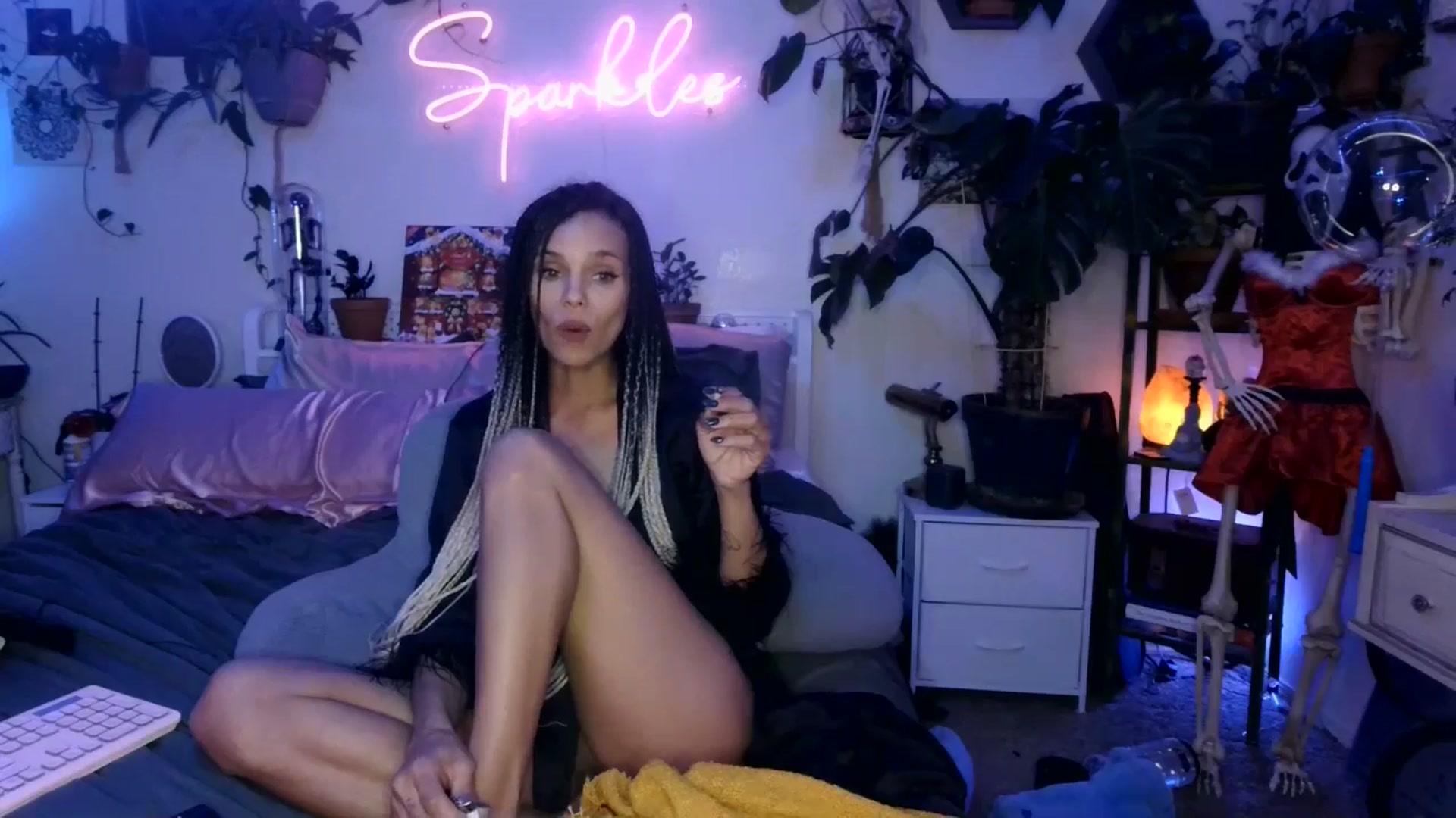 Gallery image thumbnail from SPARKL3S's myfreecams stream on, 12/19/2024, 12:32 image 12 of 20