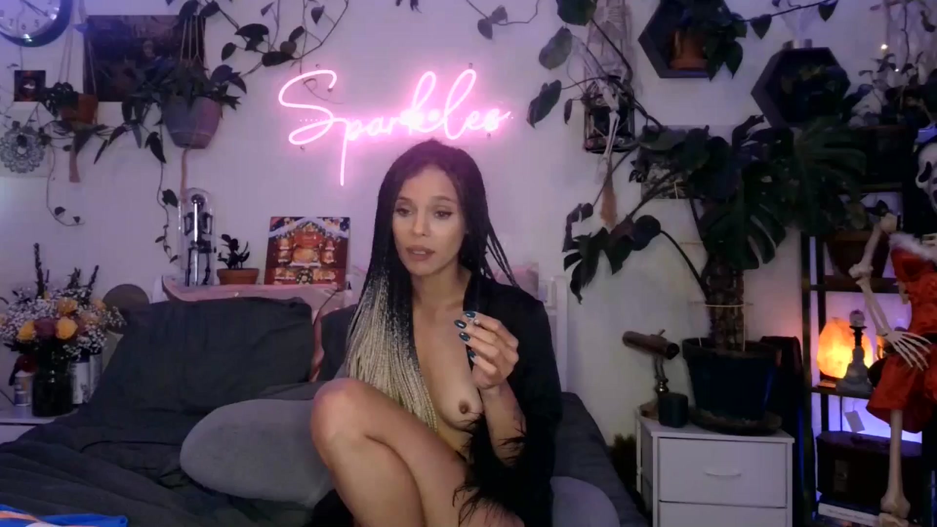 Gallery image thumbnail from SPARKL3S's myfreecams stream on, 12/20/2024, 12:09 image 10 of 20