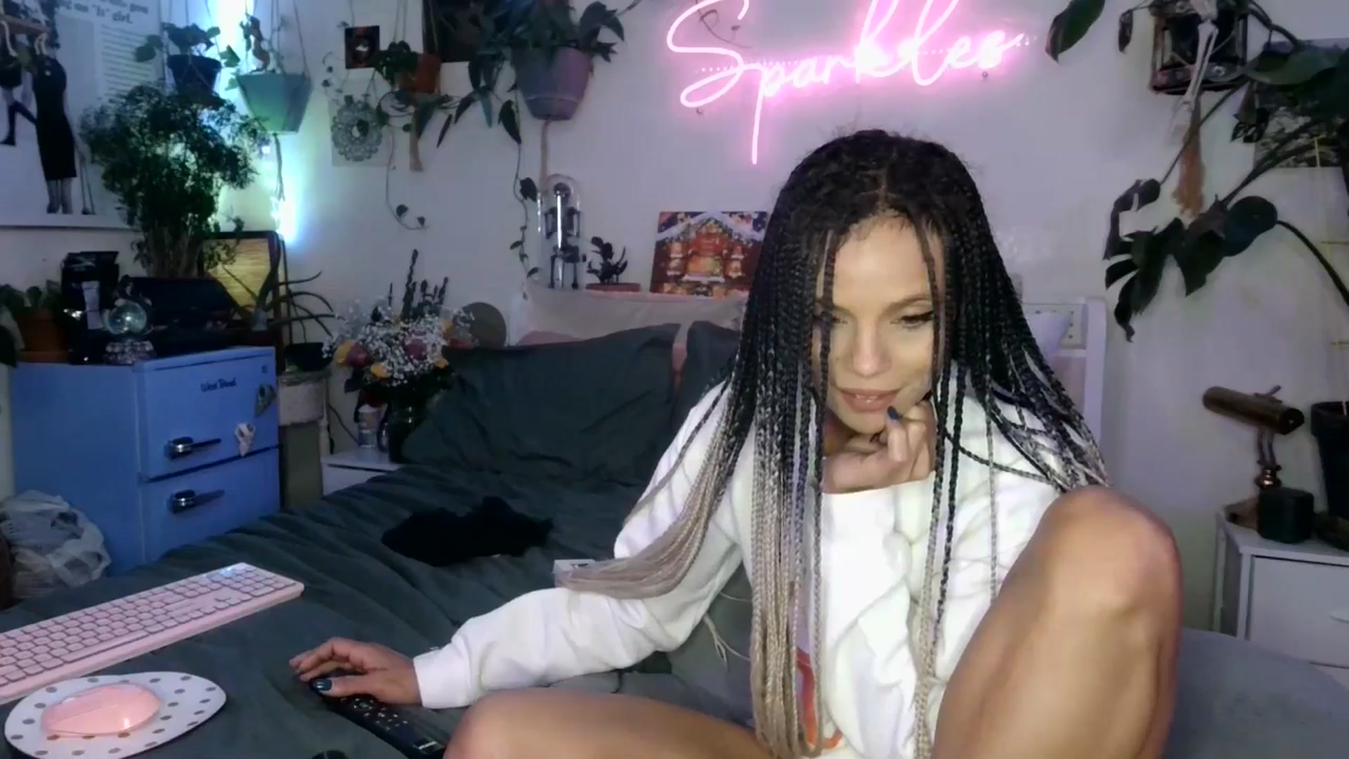 Gallery image thumbnail from SPARKL3S's myfreecams stream on, 12/22/2024, 08:49 image 20 of 20