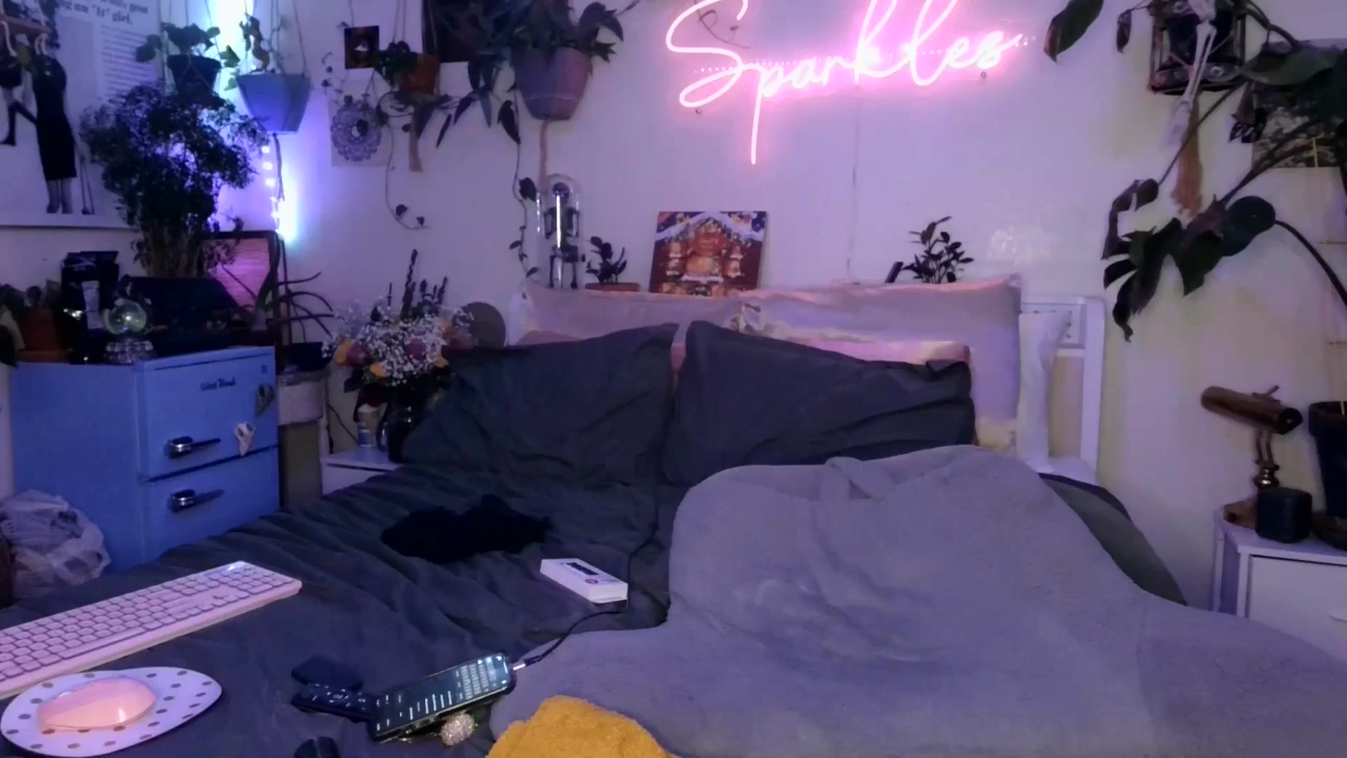 Gallery image thumbnail from SPARKL3S's myfreecams stream on, 12/22/2024, 08:49 image 1 of 20
