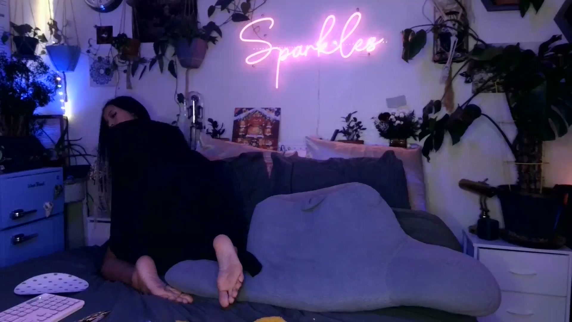 Gallery image thumbnail from SPARKL3S's myfreecams stream on, 12/24/2024, 02:25 image 13 of 20