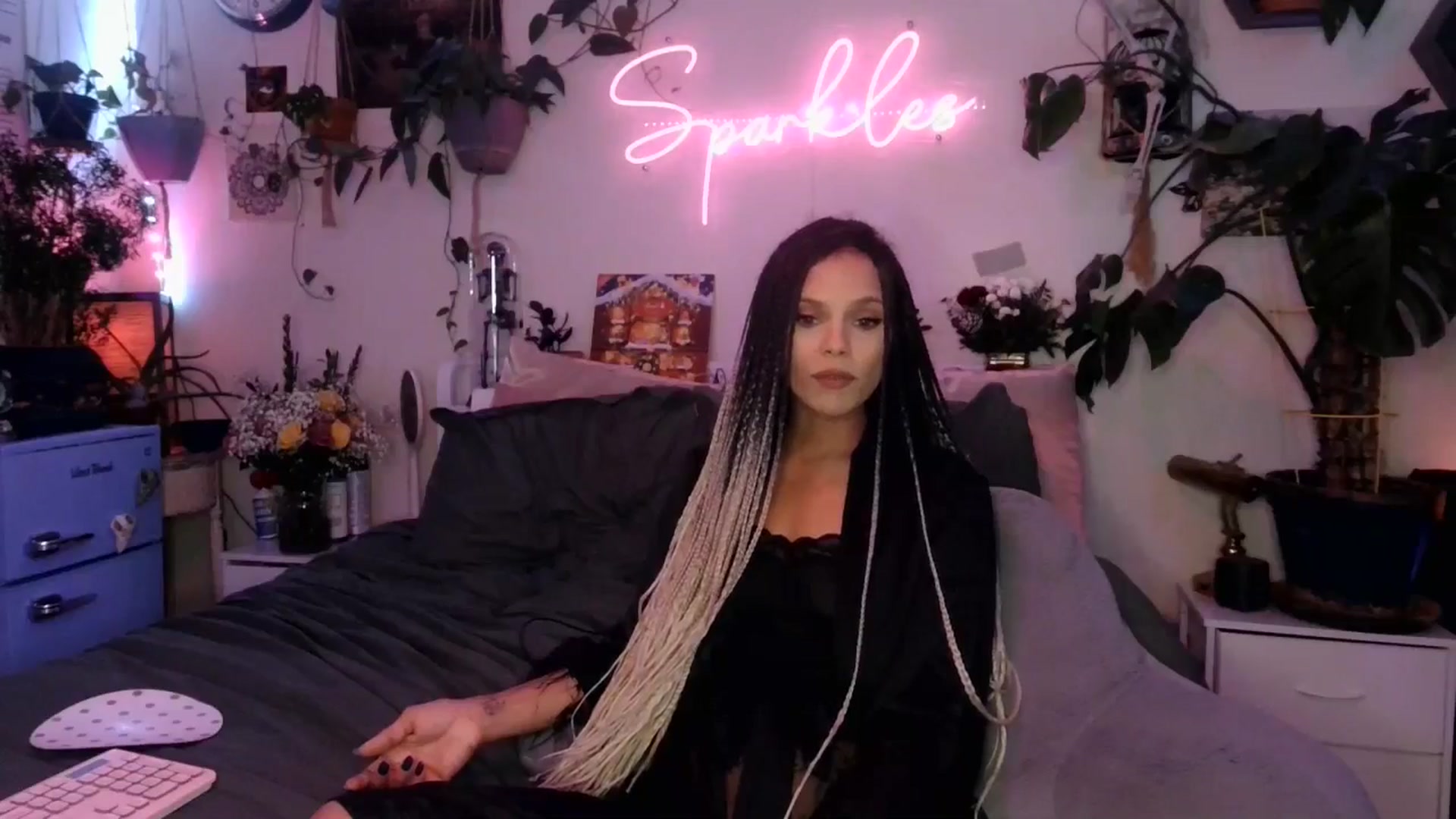 Gallery image thumbnail from SPARKL3S's myfreecams stream on, 12/24/2024, 02:25 image 5 of 20