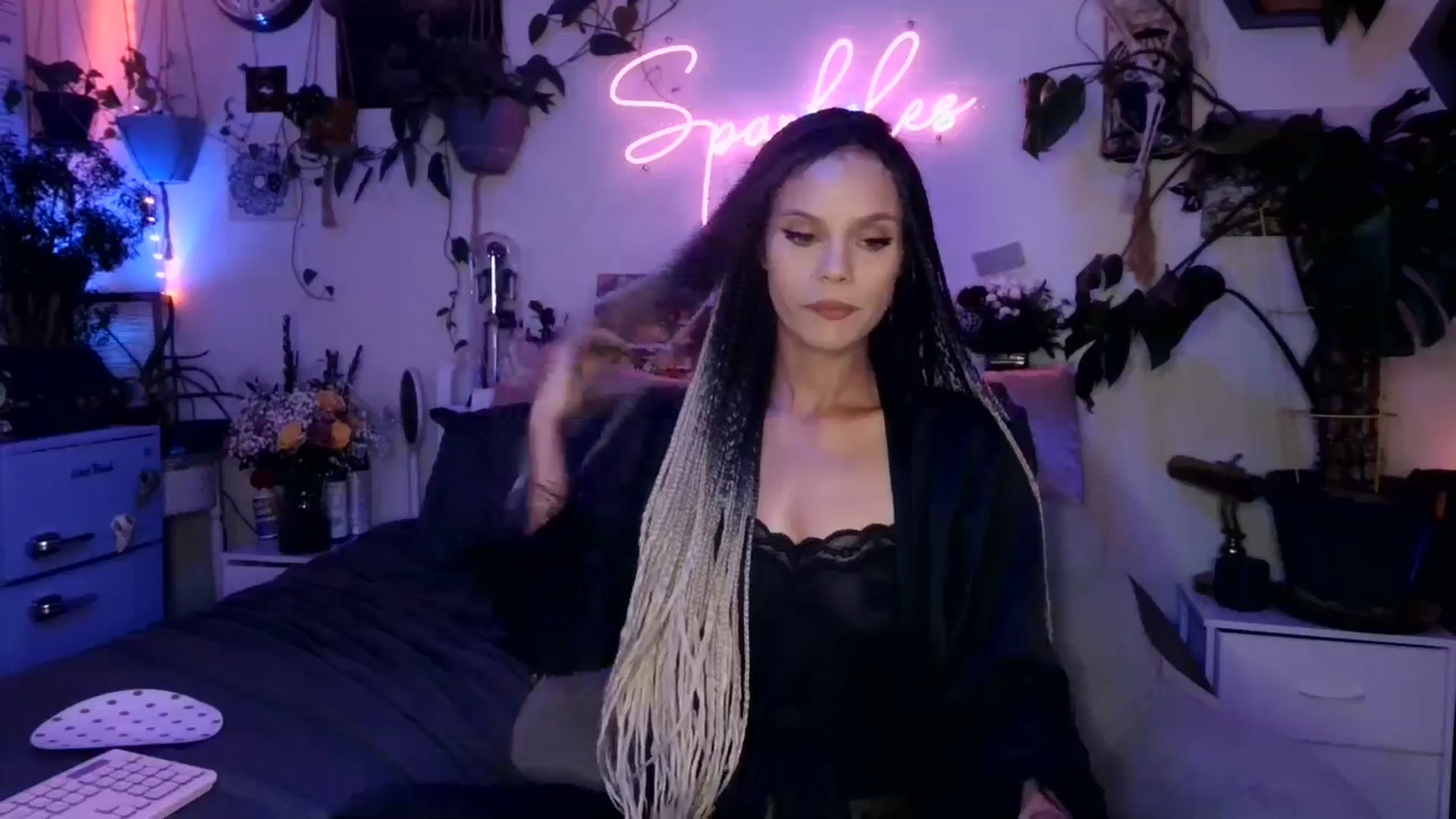 Gallery image thumbnail from SPARKL3S's myfreecams stream on, 12/24/2024, 02:25 image 4 of 20