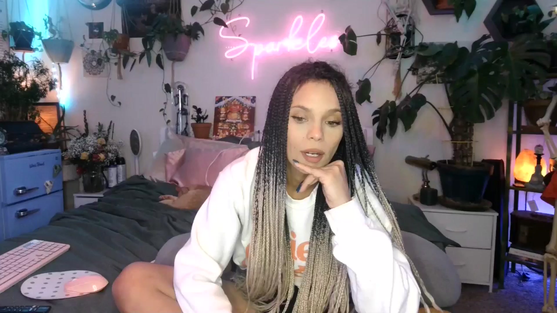 Gallery image thumbnail from SPARKL3S's myfreecams stream on, 12/27/2024, 08:46 image 4 of 20