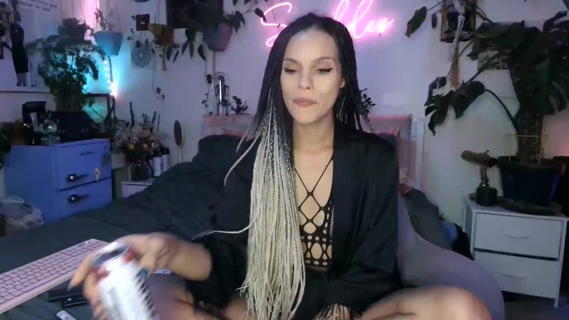 Gallery image thumbnail from SPARKL3S's myfreecams stream on, 12/29/2024, 10:21 image 12 of 20