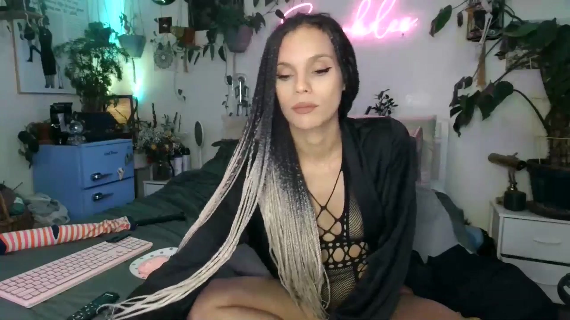 Gallery image thumbnail from SPARKL3S's myfreecams stream on, 12/29/2024, 12:04 image 18 of 20