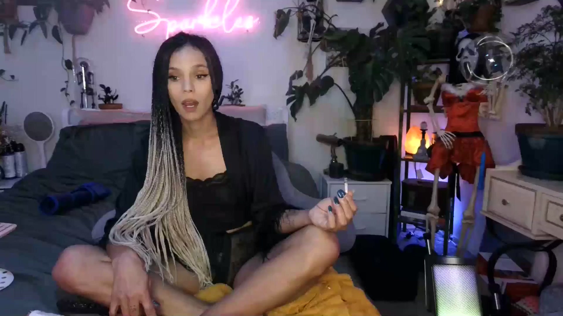 Gallery image thumbnail from SPARKL3S's myfreecams stream on, 12/30/2024, 10:24 image 15 of 20