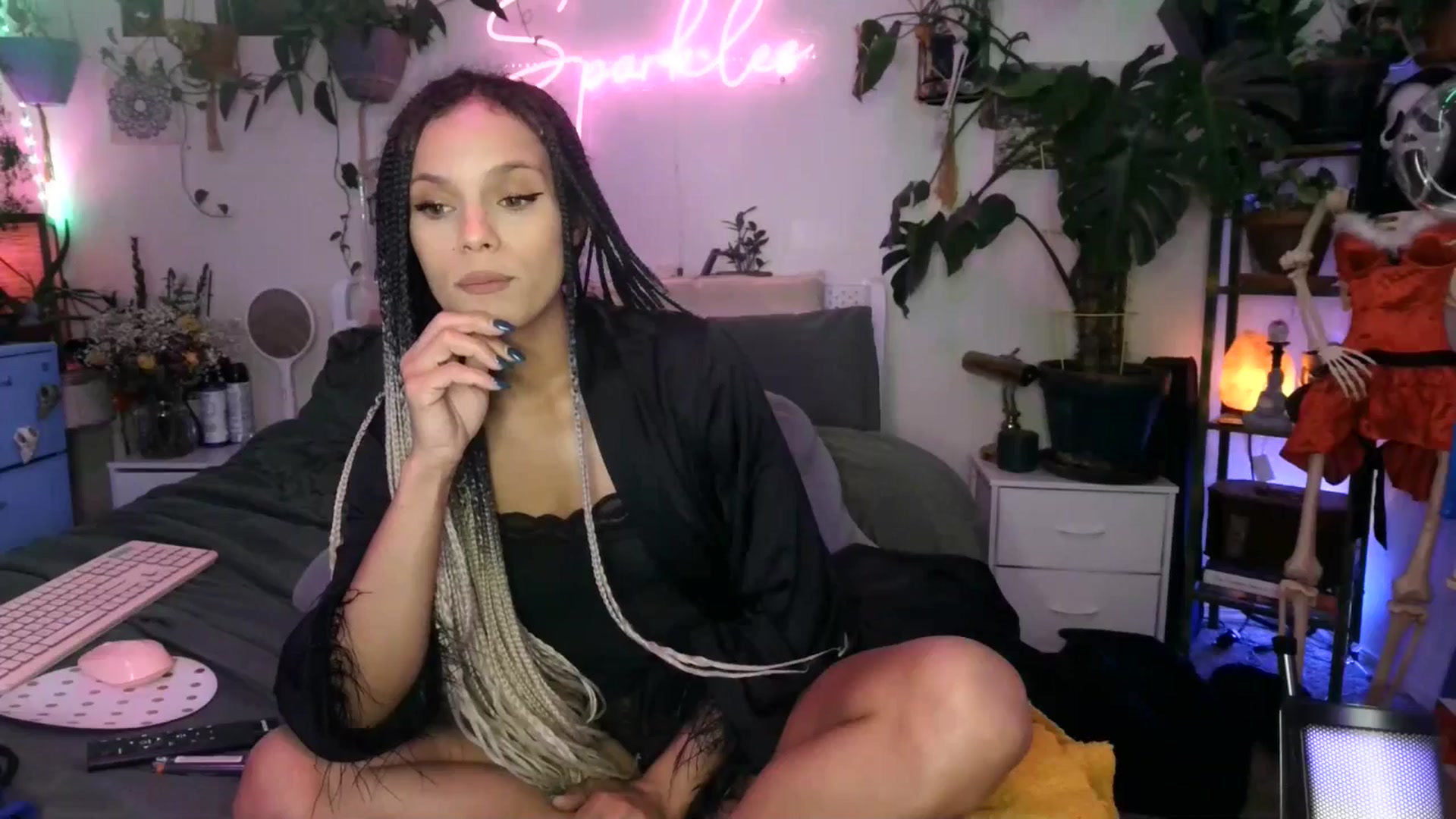 Gallery image thumbnail from SPARKL3S's myfreecams stream on, 12/30/2024, 10:24 image 2 of 20