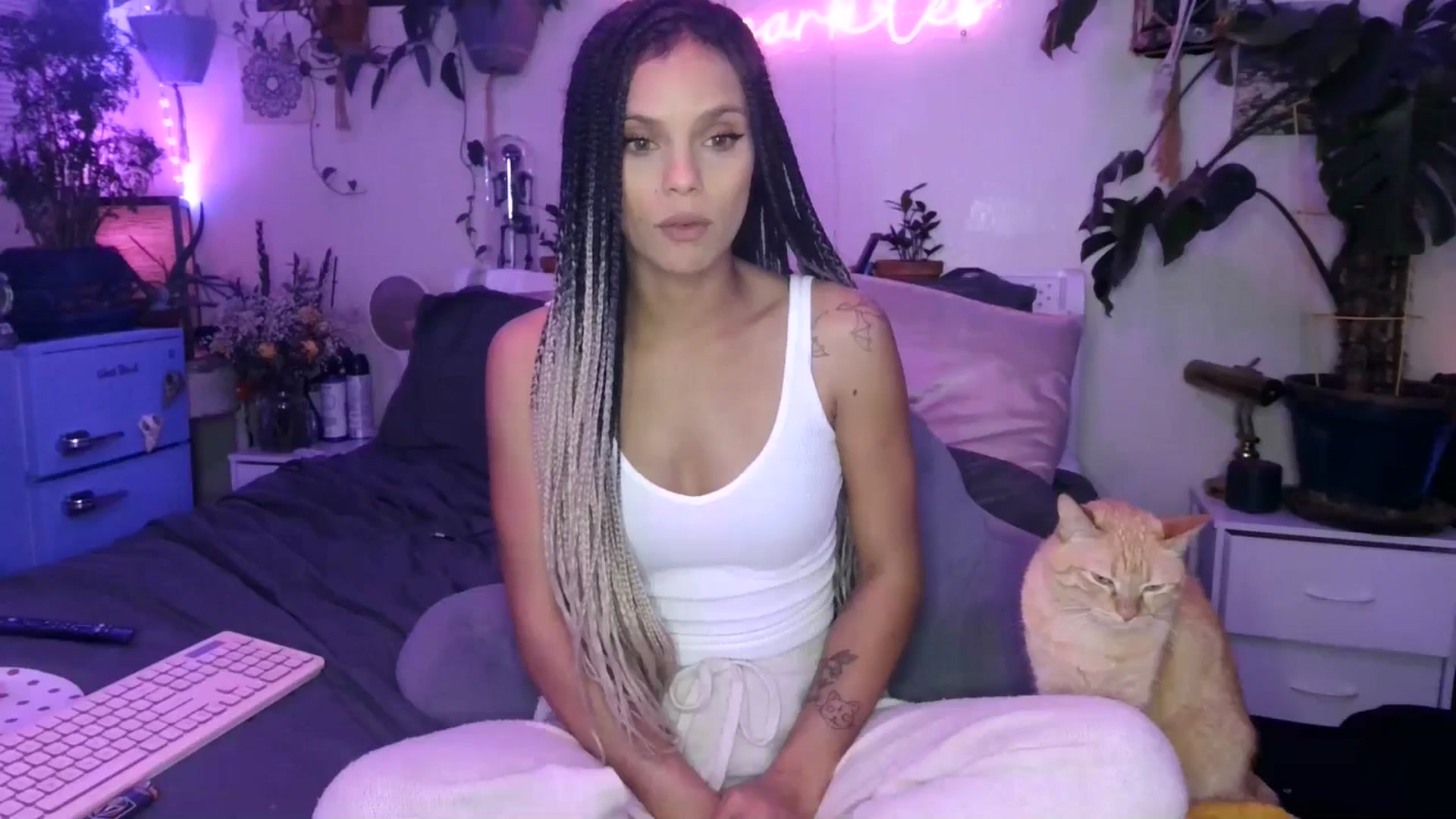Gallery image thumbnail from SPARKL3S's myfreecams stream on, 12/31/2024, 07:52 image 6 of 20