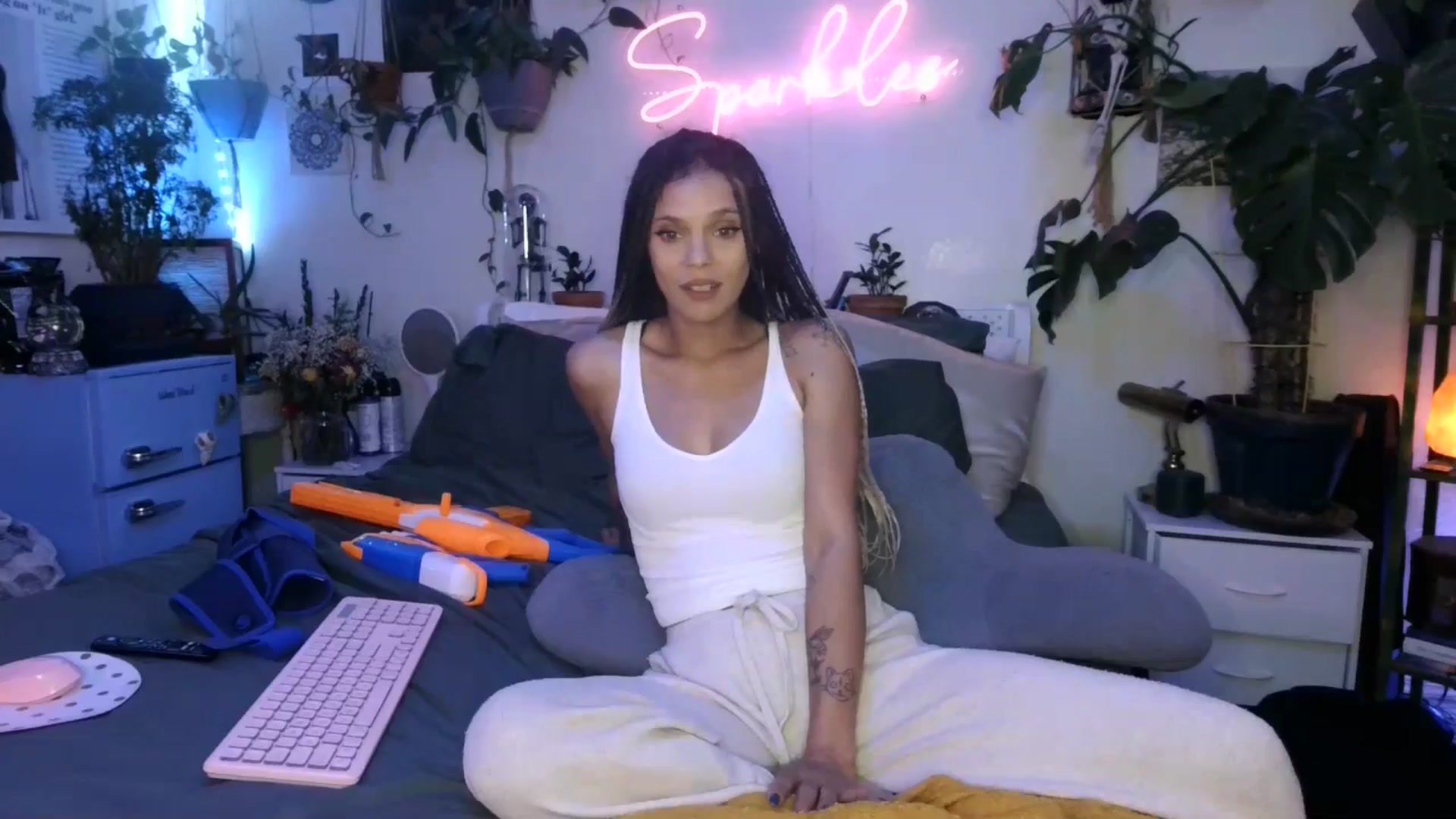 Gallery image thumbnail from SPARKL3S's myfreecams stream on, 12/31/2024, 07:52 image 16 of 20