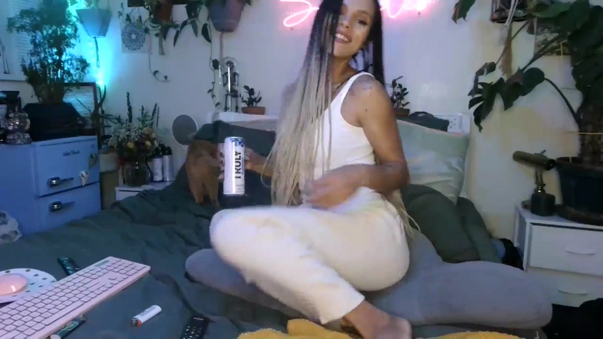 Gallery image thumbnail from SPARKL3S's myfreecams stream on, 12/31/2024, 07:52 image 9 of 20