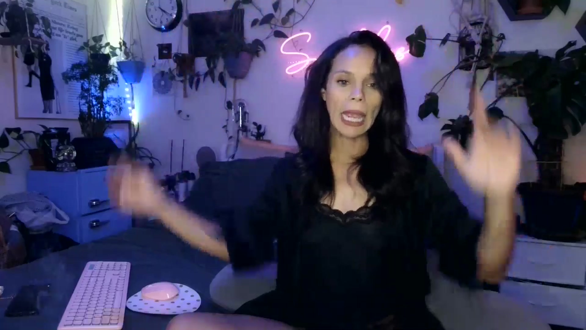 Gallery image thumbnail from SPARKL3S's myfreecams stream on, 01/02/2025, 08:23 image 12 of 20