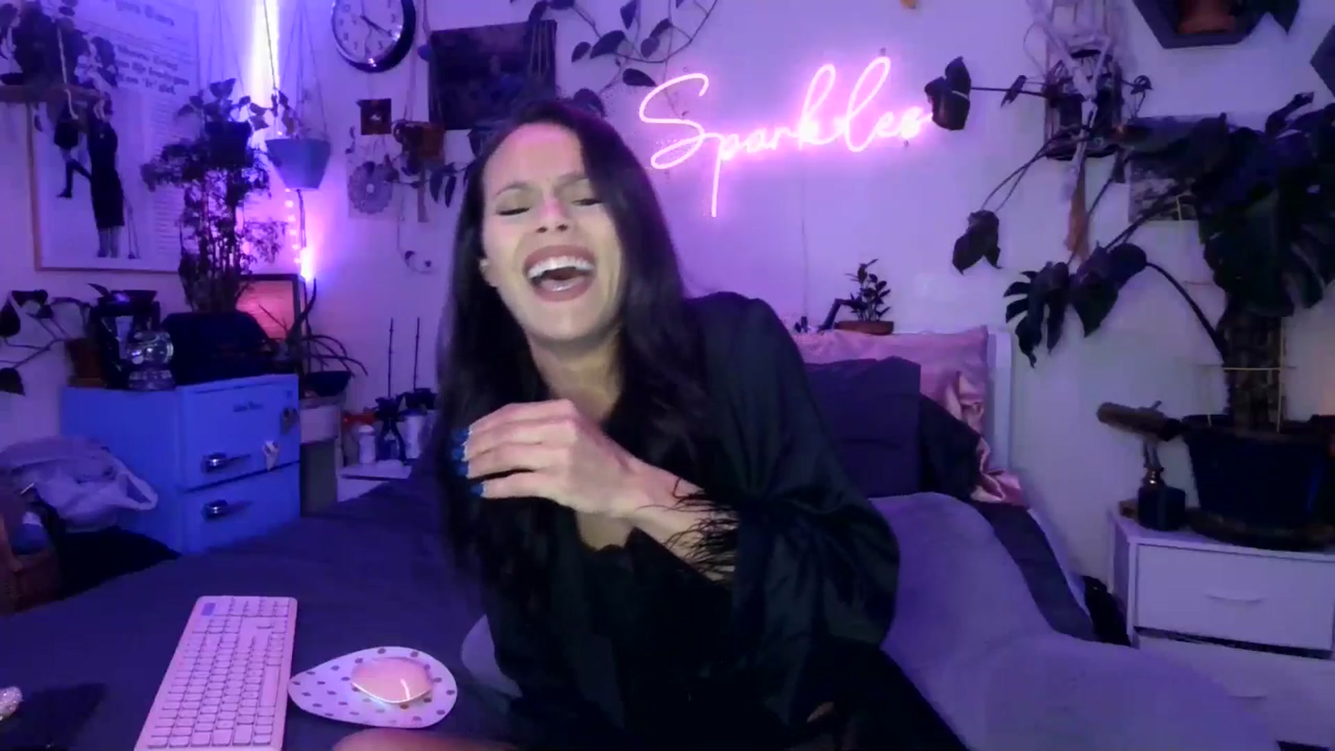Gallery image thumbnail from SPARKL3S's myfreecams stream on, 01/02/2025, 08:23 image 13 of 20