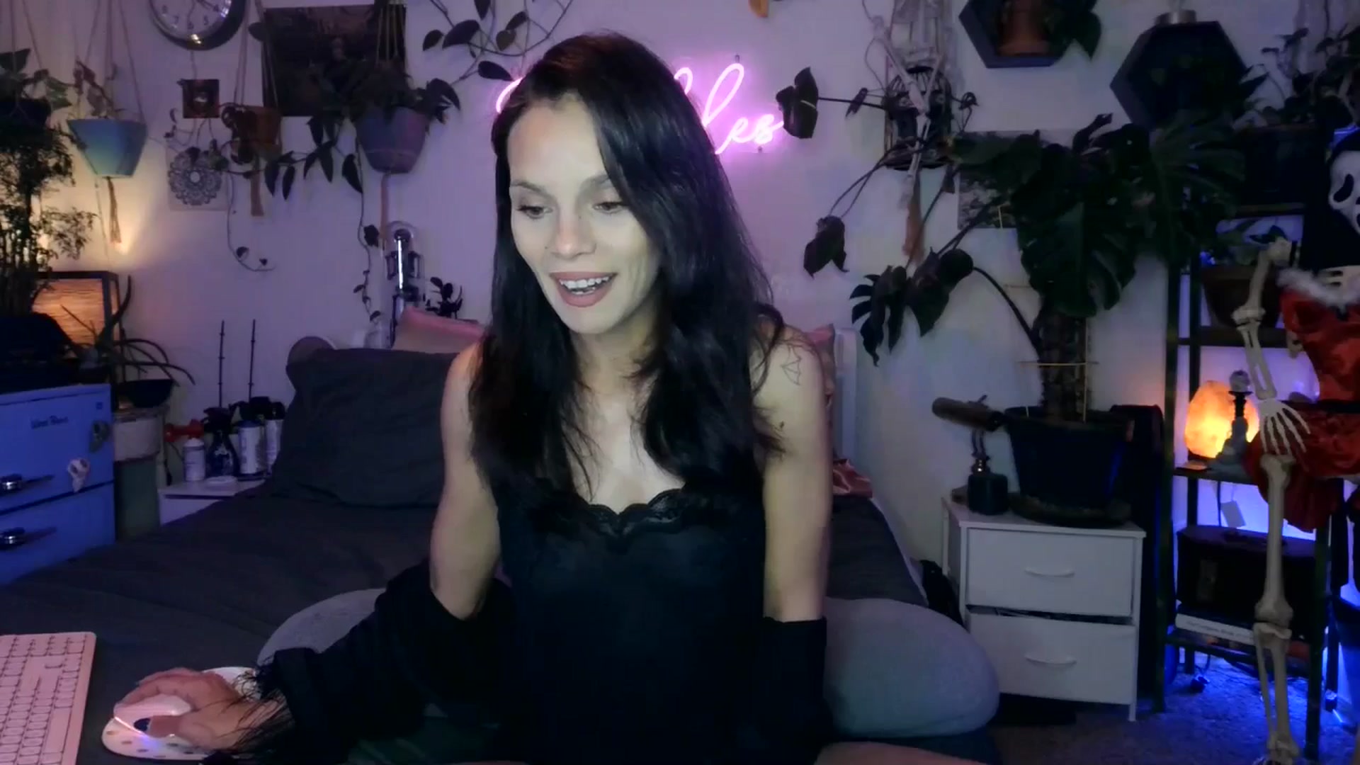 Gallery image thumbnail from SPARKL3S's myfreecams stream on, 01/02/2025, 08:23 image 3 of 20