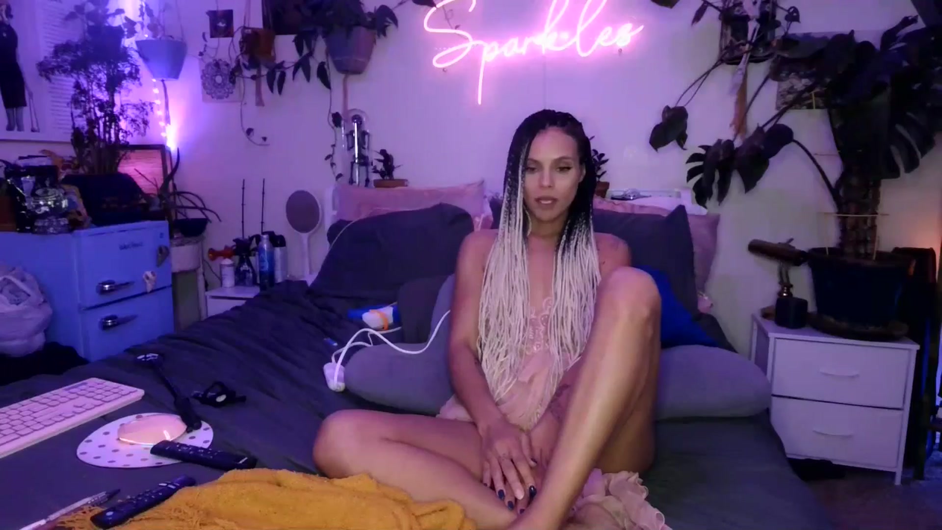 Gallery image thumbnail from SPARKL3S's myfreecams stream on, 01/05/2025, 10:51 image 2 of 20