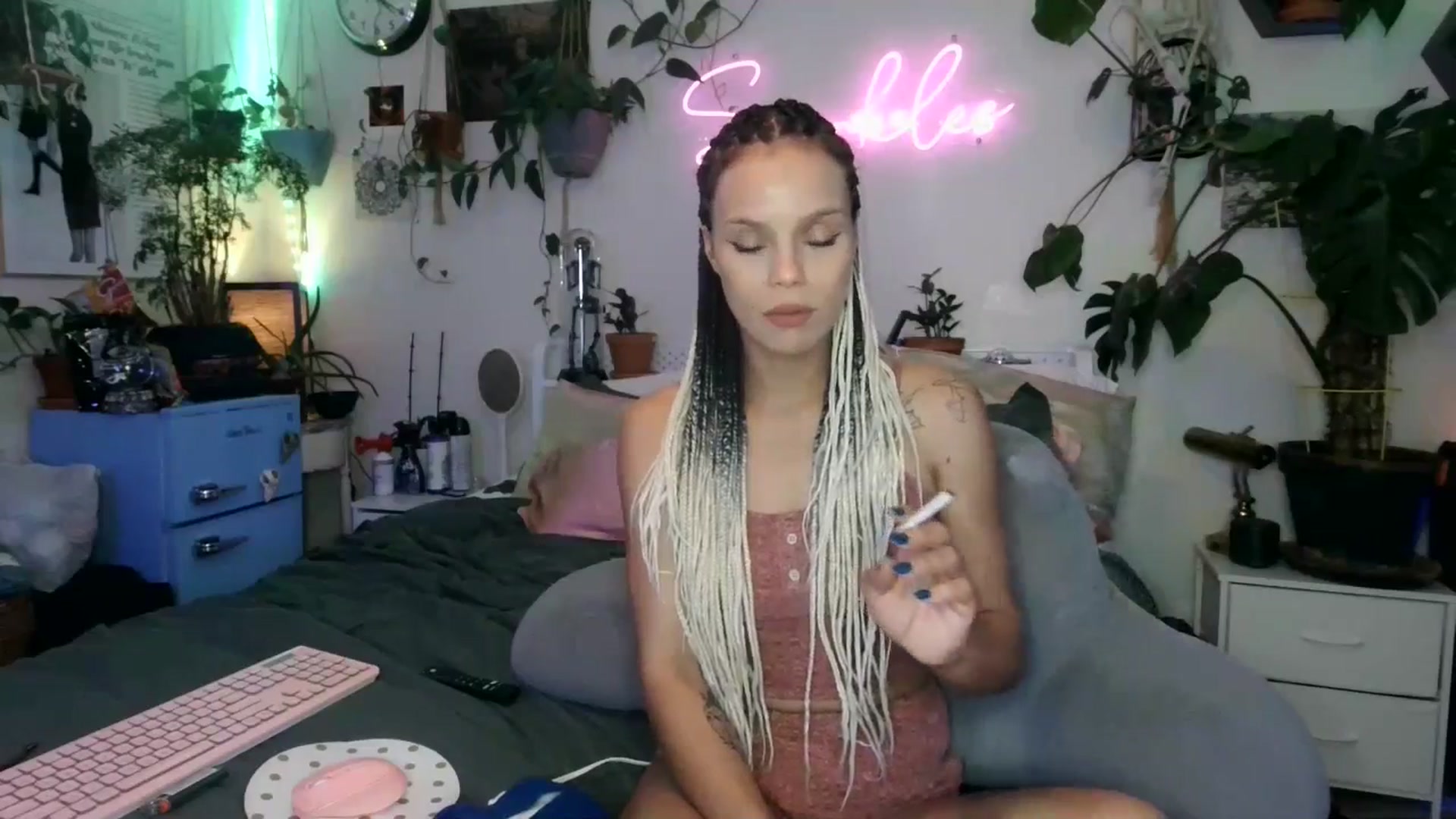 Gallery image thumbnail from SPARKL3S's myfreecams stream on, 01/06/2025, 08:43 image 5 of 20