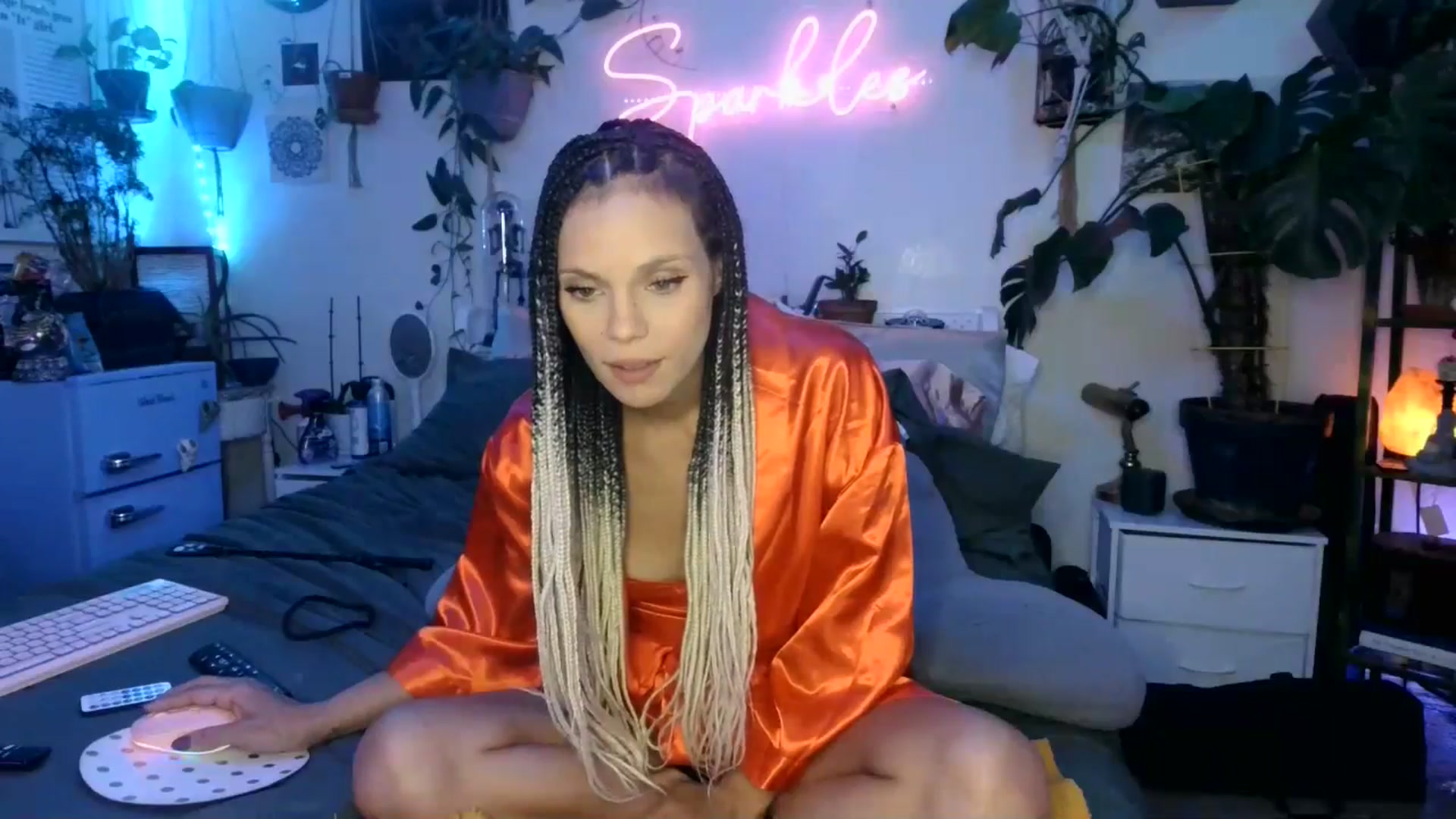 Gallery image thumbnail from SPARKL3S's myfreecams stream on, 01/08/2025, 08:28 image 12 of 20