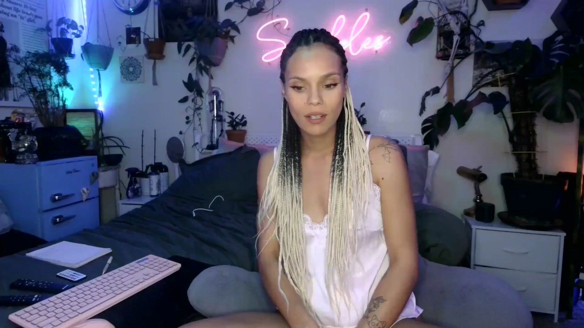 Gallery image thumbnail from SPARKL3S's myfreecams stream on, 01/09/2025, 12:27 image 2 of 20