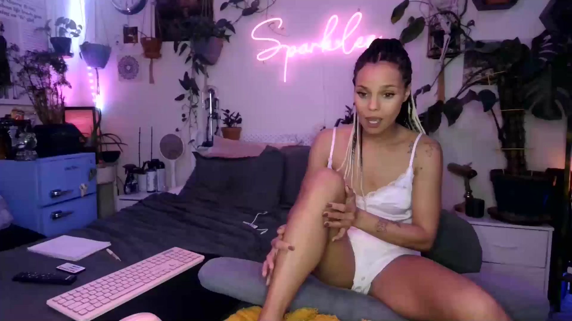 Gallery image thumbnail from SPARKL3S's myfreecams stream on, 01/09/2025, 12:27 image 15 of 20