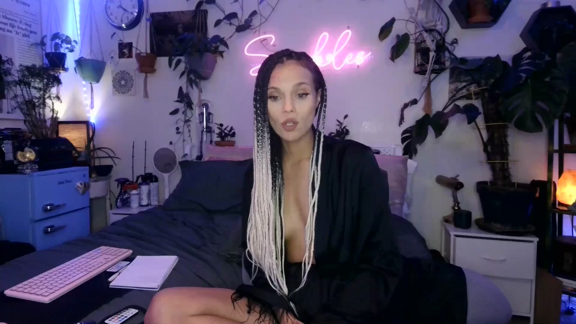 Gallery image thumbnail from SPARKL3S's myfreecams stream on, 01/10/2025, 10:48 image 14 of 20