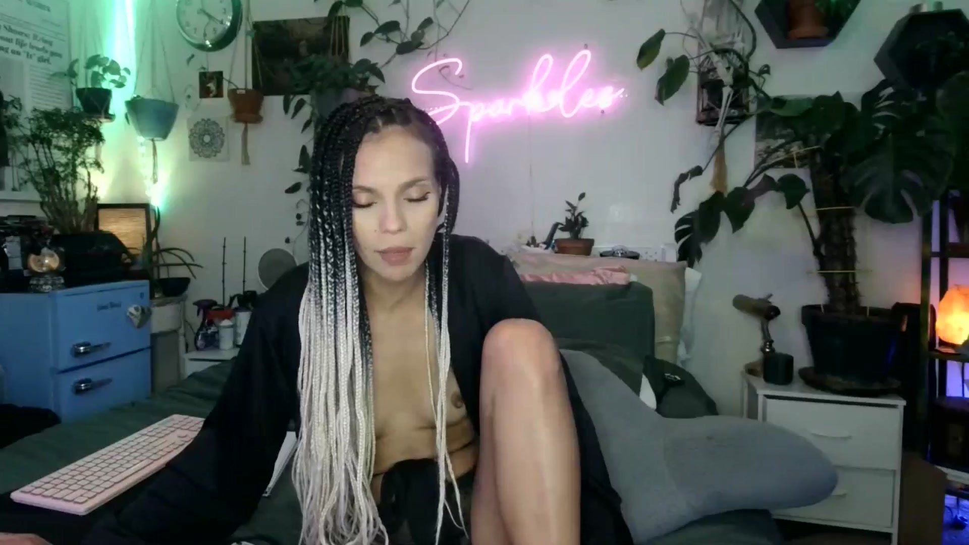 Gallery image thumbnail from SPARKL3S's myfreecams stream on, 01/10/2025, 10:48 image 19 of 20