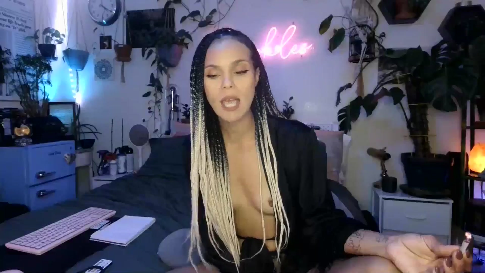 Gallery image thumbnail from SPARKL3S's myfreecams stream on, 01/10/2025, 10:48 image 8 of 20
