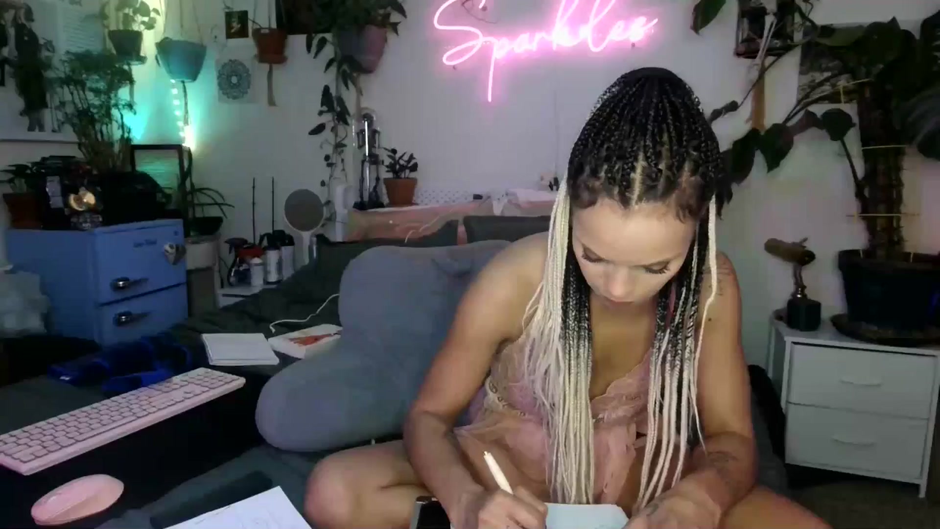 Gallery image thumbnail from SPARKL3S's myfreecams stream on, 01/11/2025, 11:38 image 5 of 20