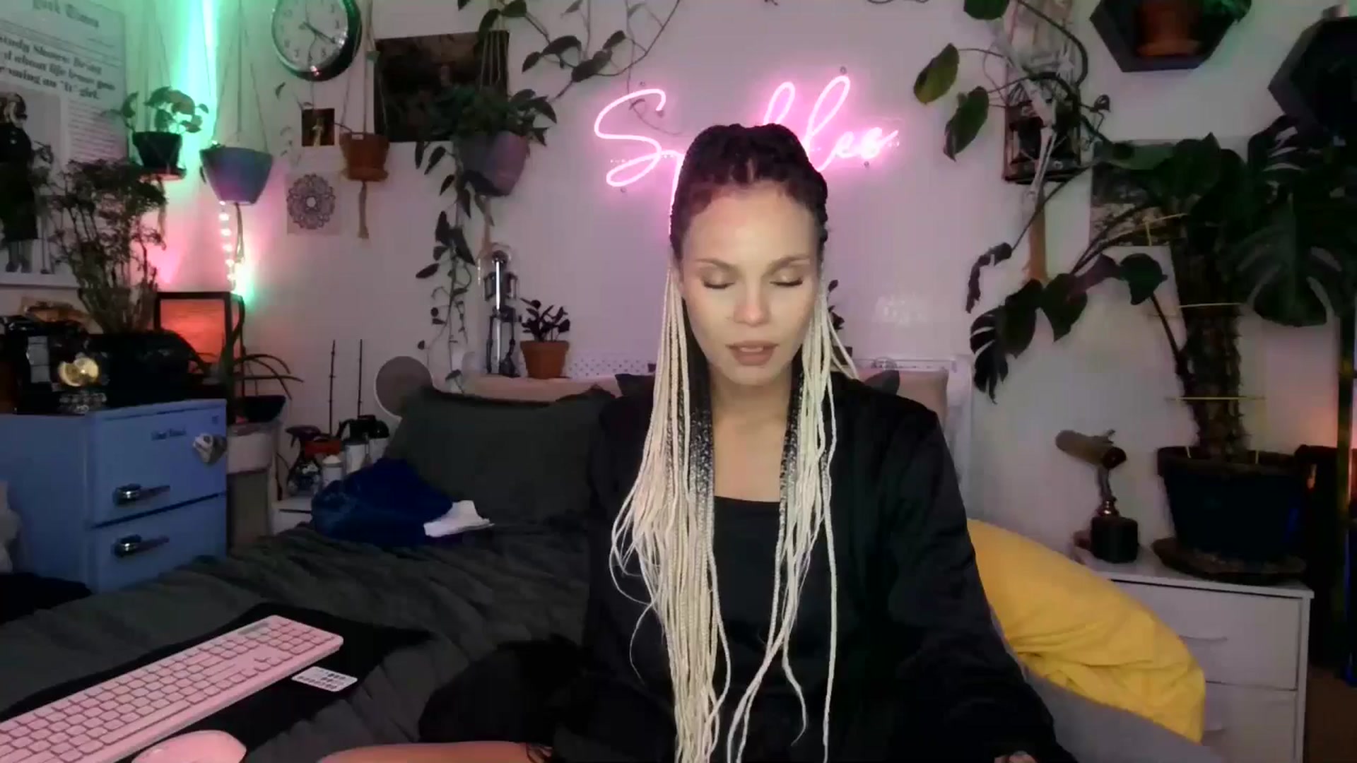 Gallery image thumbnail from SPARKL3S's myfreecams stream on, 01/13/2025, 11:26 image 15 of 20