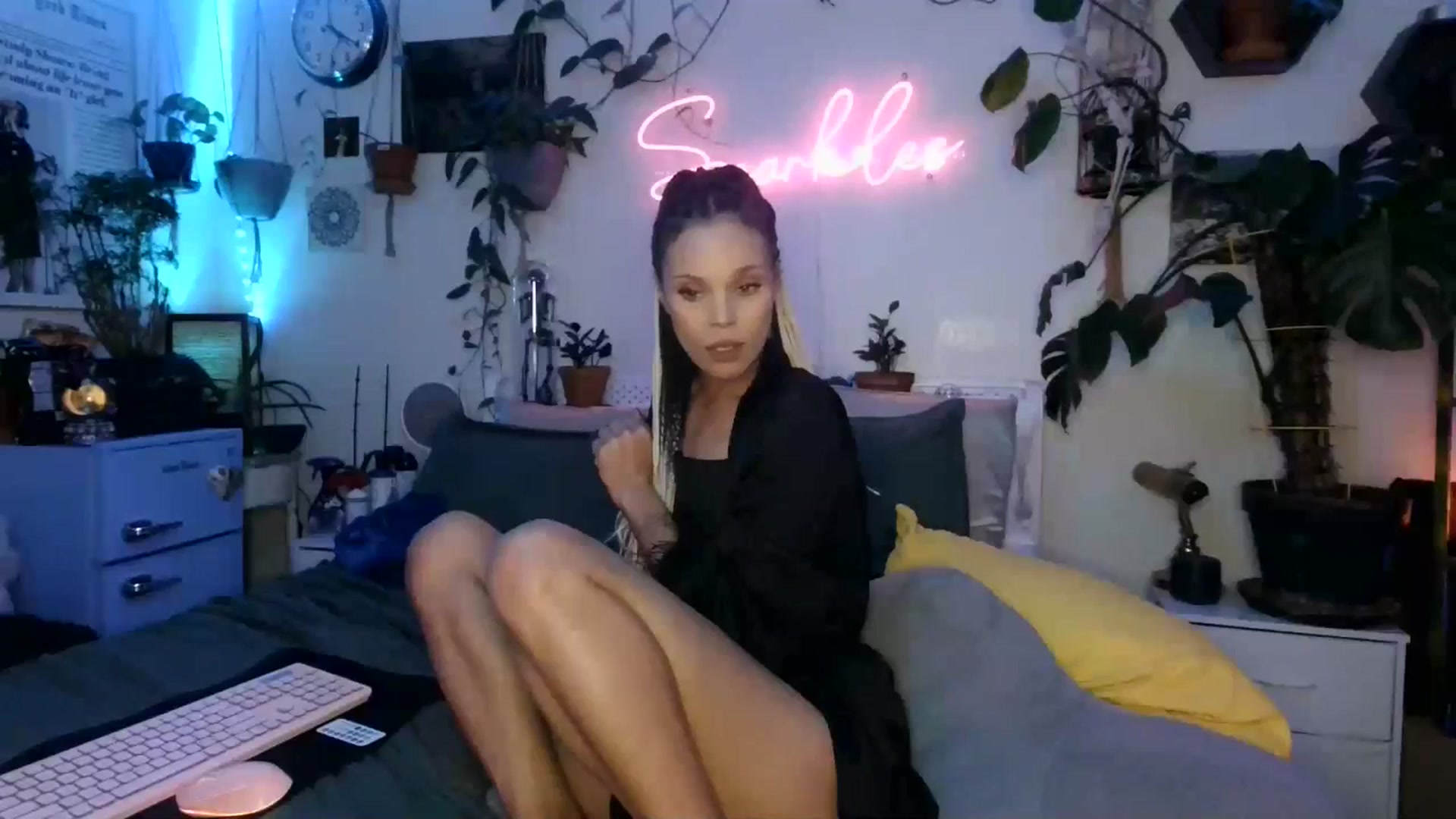 Gallery image thumbnail from SPARKL3S's myfreecams stream on, 01/13/2025, 11:26 image 19 of 20